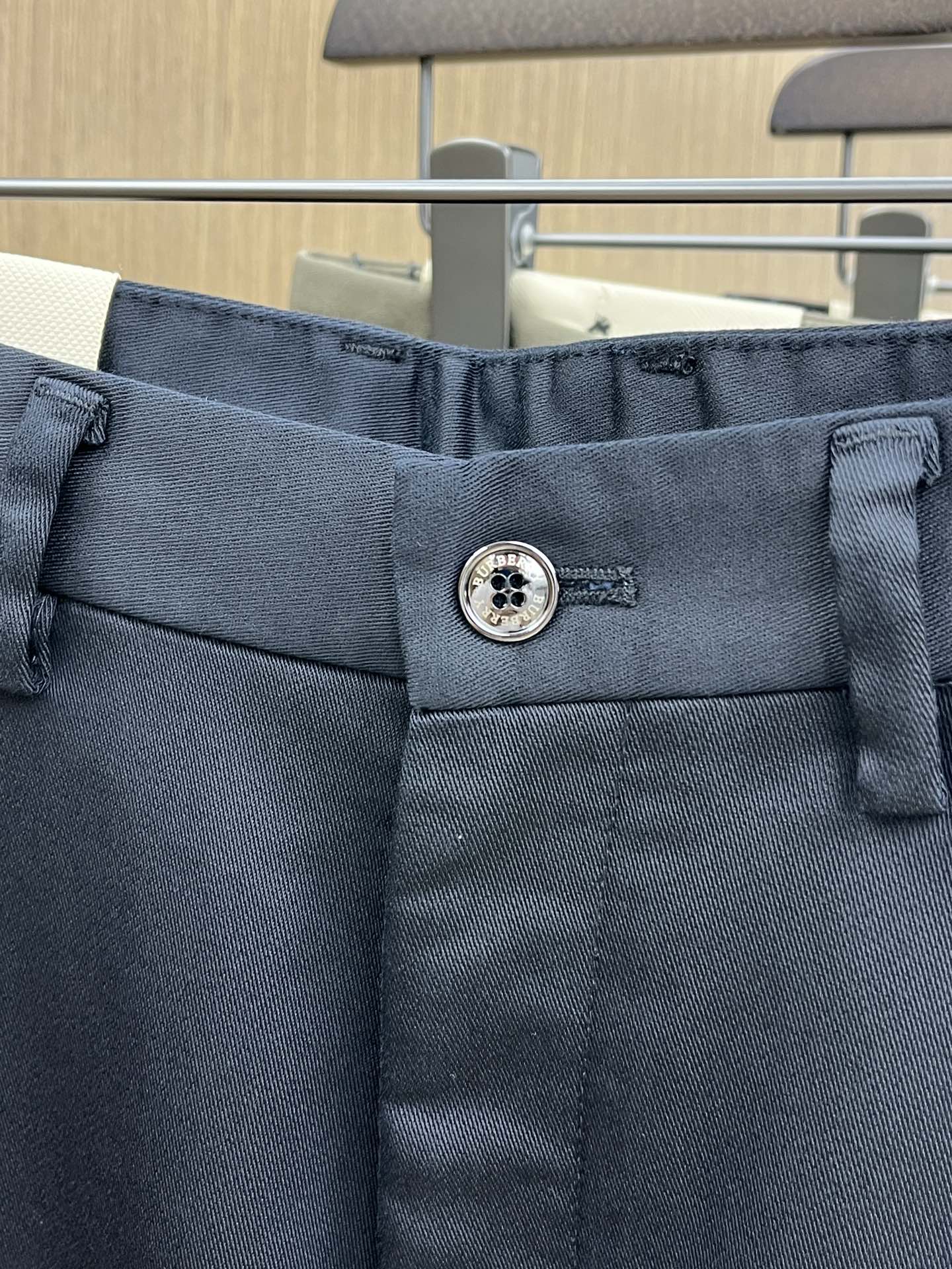 秋冬 BBR 🔥🔥ss秋冬新品，官网同步有售，男士高端商务休闲西裤，高端进口面料，带弹力，后面采用硅胶字
