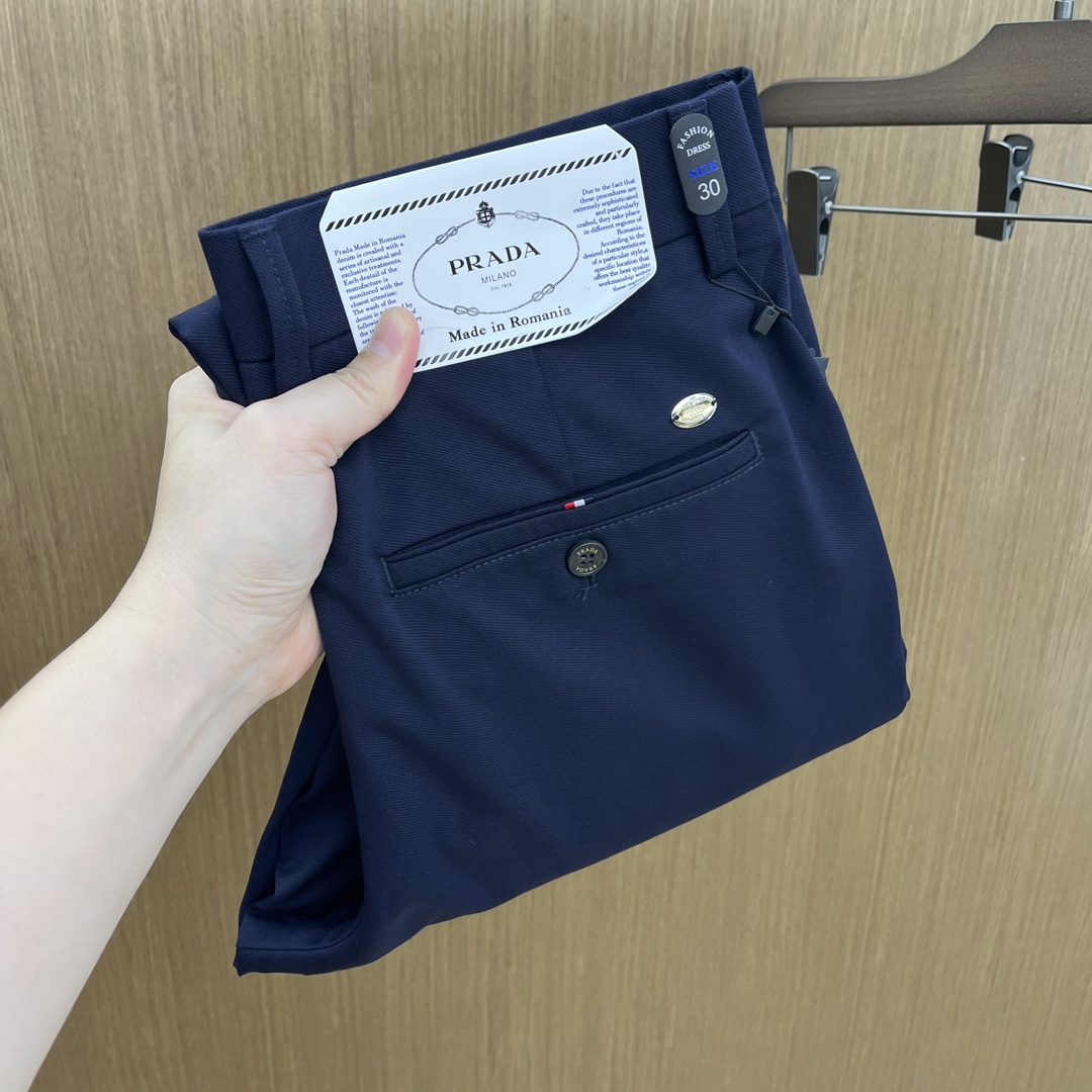 NO:492704,Autumn and Winter PD1955ss autumn and winter new products, available simultaneously on the official website, men's high-end business casual trousers, high-end imported fabric, with elasticity, silicone letter pressing on the back, five combinations, namely classic and fashionable, combined tailor, unrestrained upper body effect, comfortable and breathable fax number 30-3837,,alexander wang19860909秋冬 PD1955ss秋冬新品,官网同步有售,男士高端商务休闲西裤,高端进口面料,带弹力,后面采用硅胶字母压胶,五搭配,即经典又时尚,合体裁缝,上身效果无约束感 ,舒适透气fax 码数30-3837,,alexander wang,Men's clothing