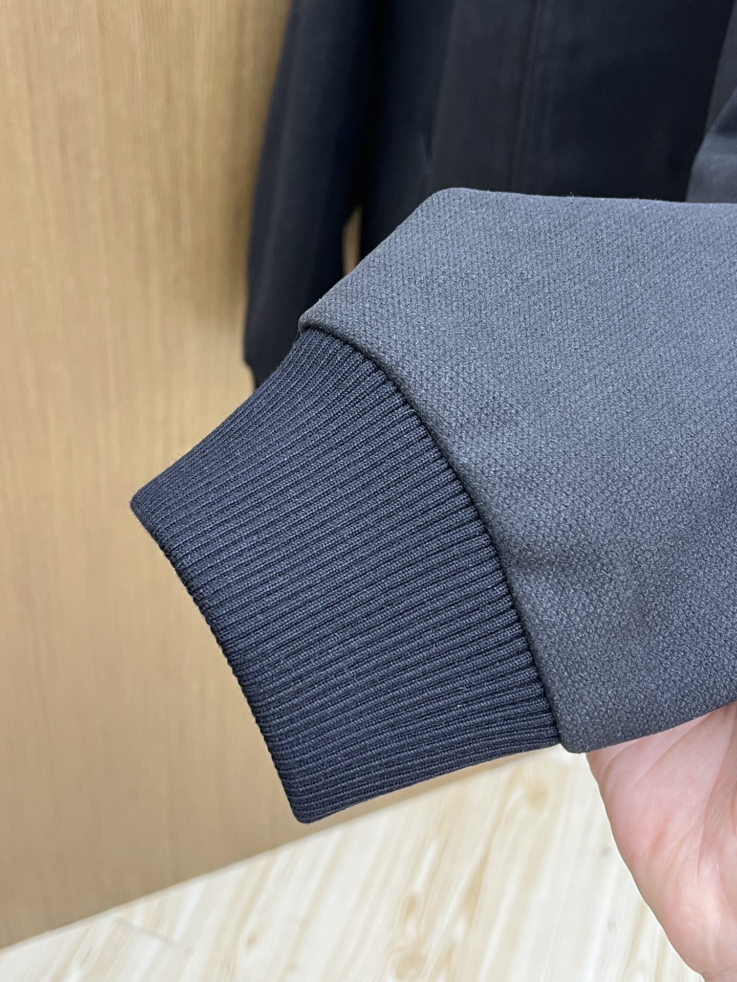 秋冬 Kiton 🔥秋冬新款老钱风羊毛夹克外套 两侧斜插袋、领口、袖口、下摆部分拼接配色羊毛针织罗纹 选