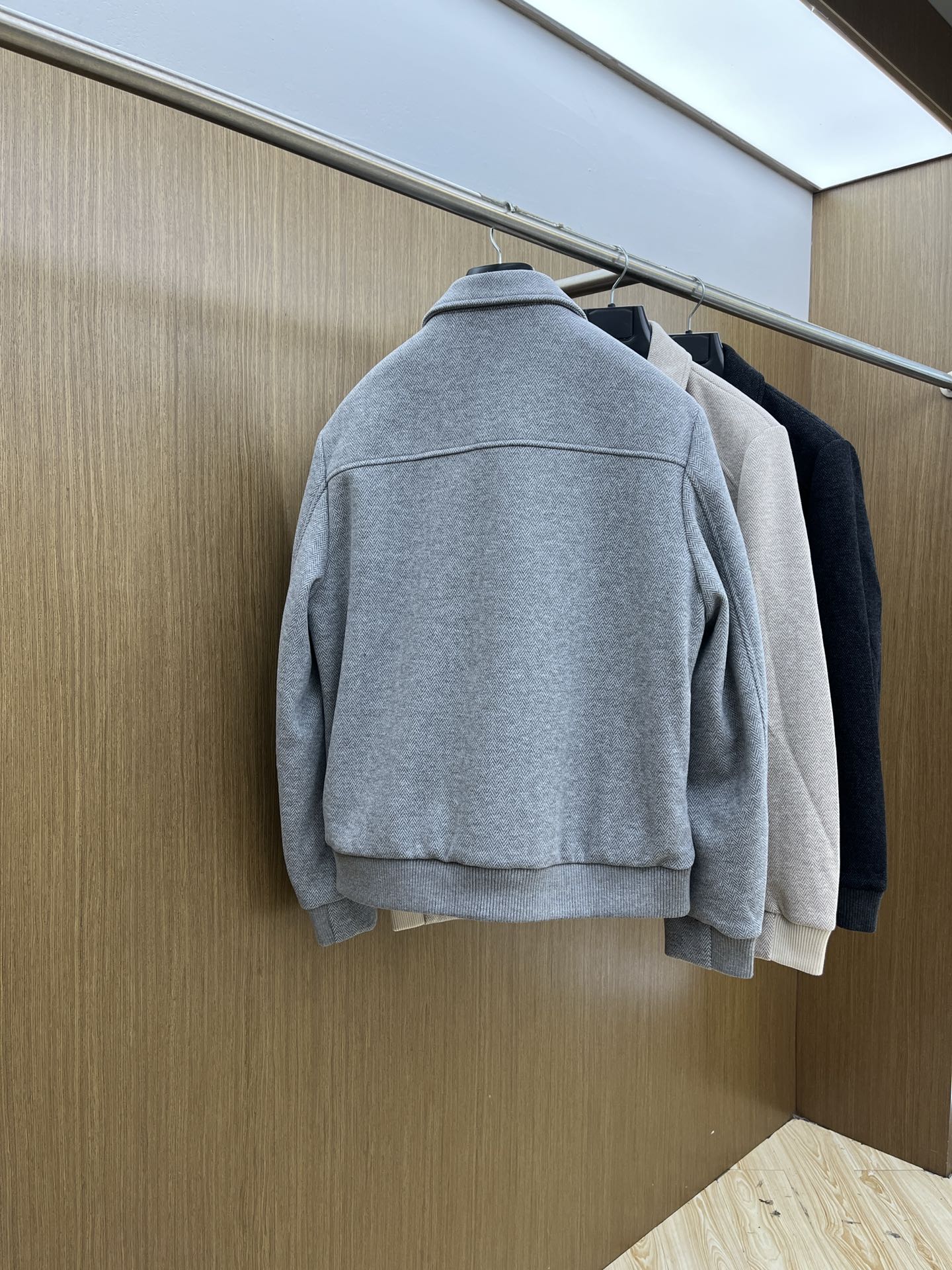 秋冬 lP🆕🔥秋冬新款老钱风羊毛夹克外套 两侧斜插袋、领口、袖口、下摆部分拼接配色羊毛针织罗纹 选用进口