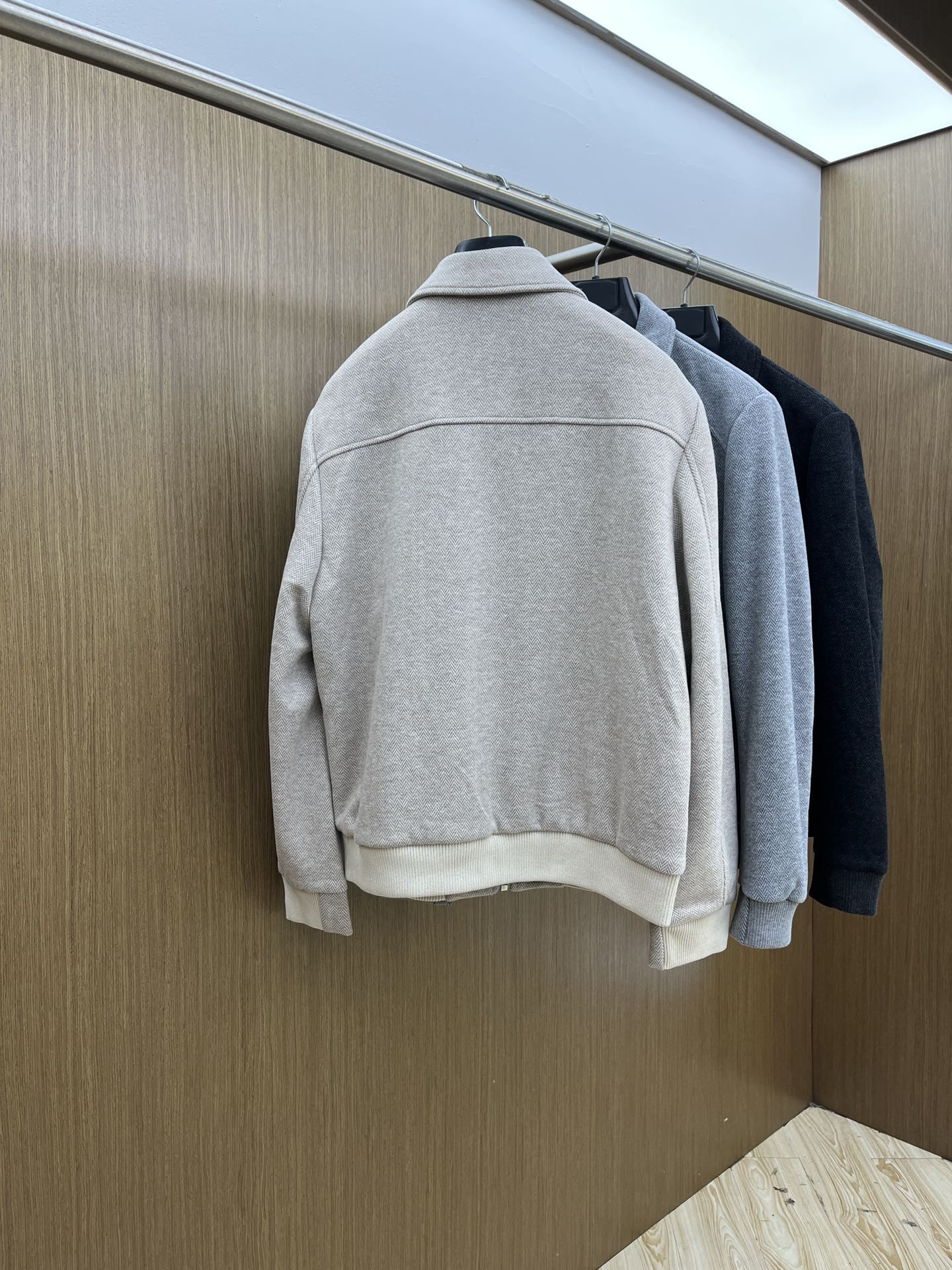 秋冬 lP🆕🔥秋冬新款老钱风羊毛夹克外套 两侧斜插袋、领口、袖口、下摆部分拼接配色羊毛针织罗纹 选用进口