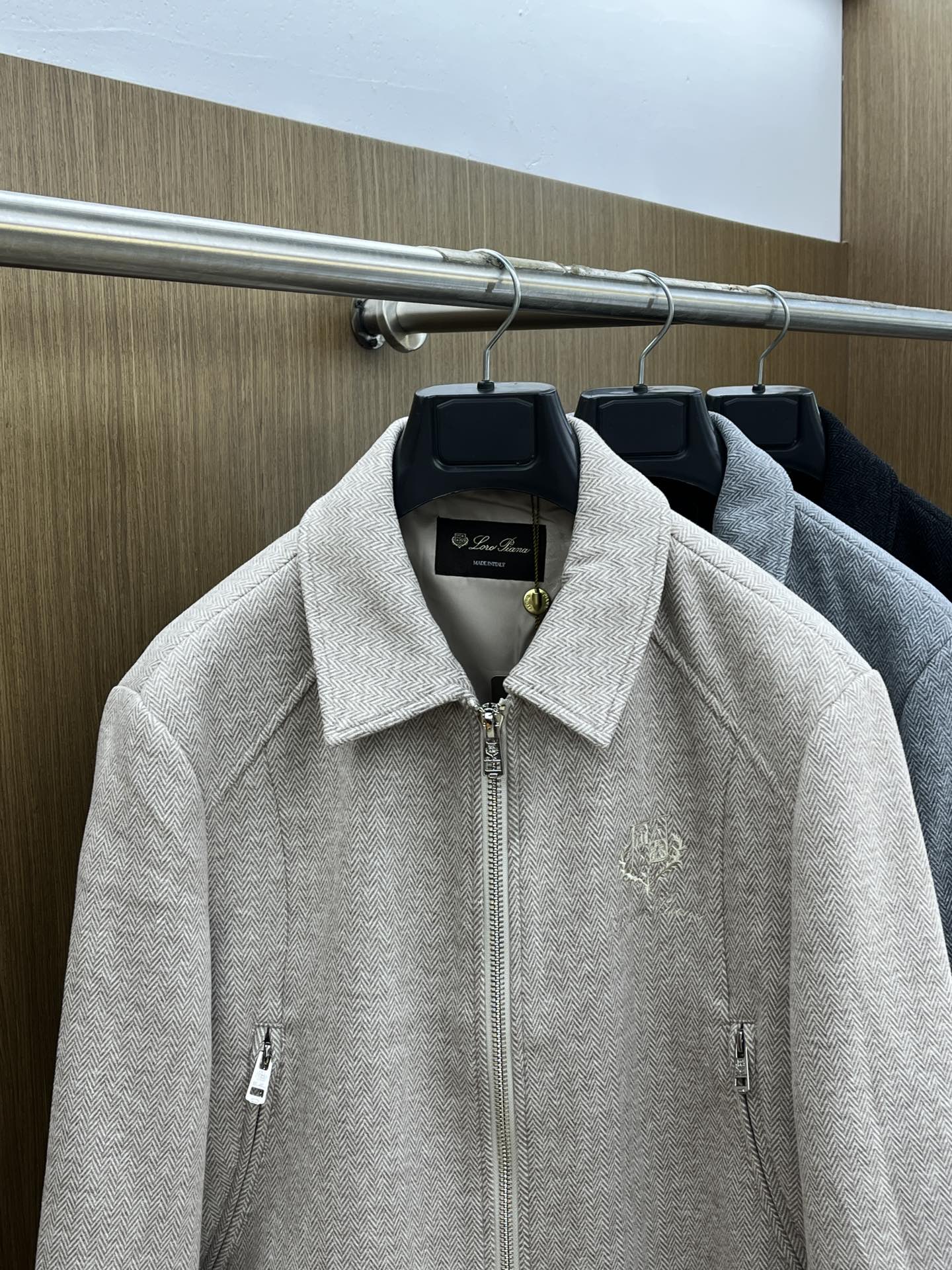 秋冬 lP🆕🔥秋冬新款老钱风羊毛夹克外套 两侧斜插袋、领口、袖口、下摆部分拼接配色羊毛针织罗纹 选用进口