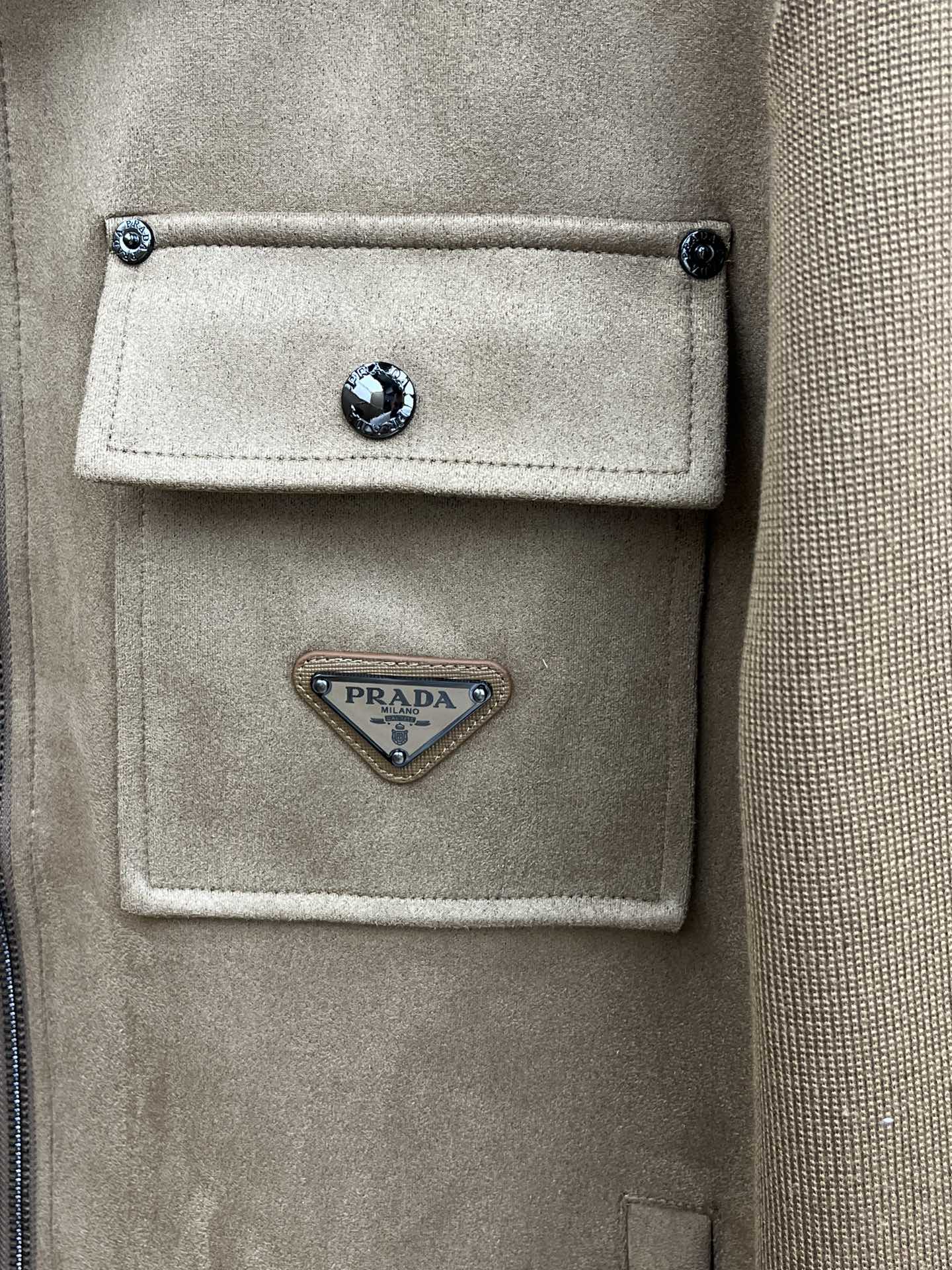 秋冬 PD🔥秋冬独家专供最新时尚秋冬夹克 经典设计感与颜值爆棚的外套，品质更是无法挑剔品控可以直接入手，