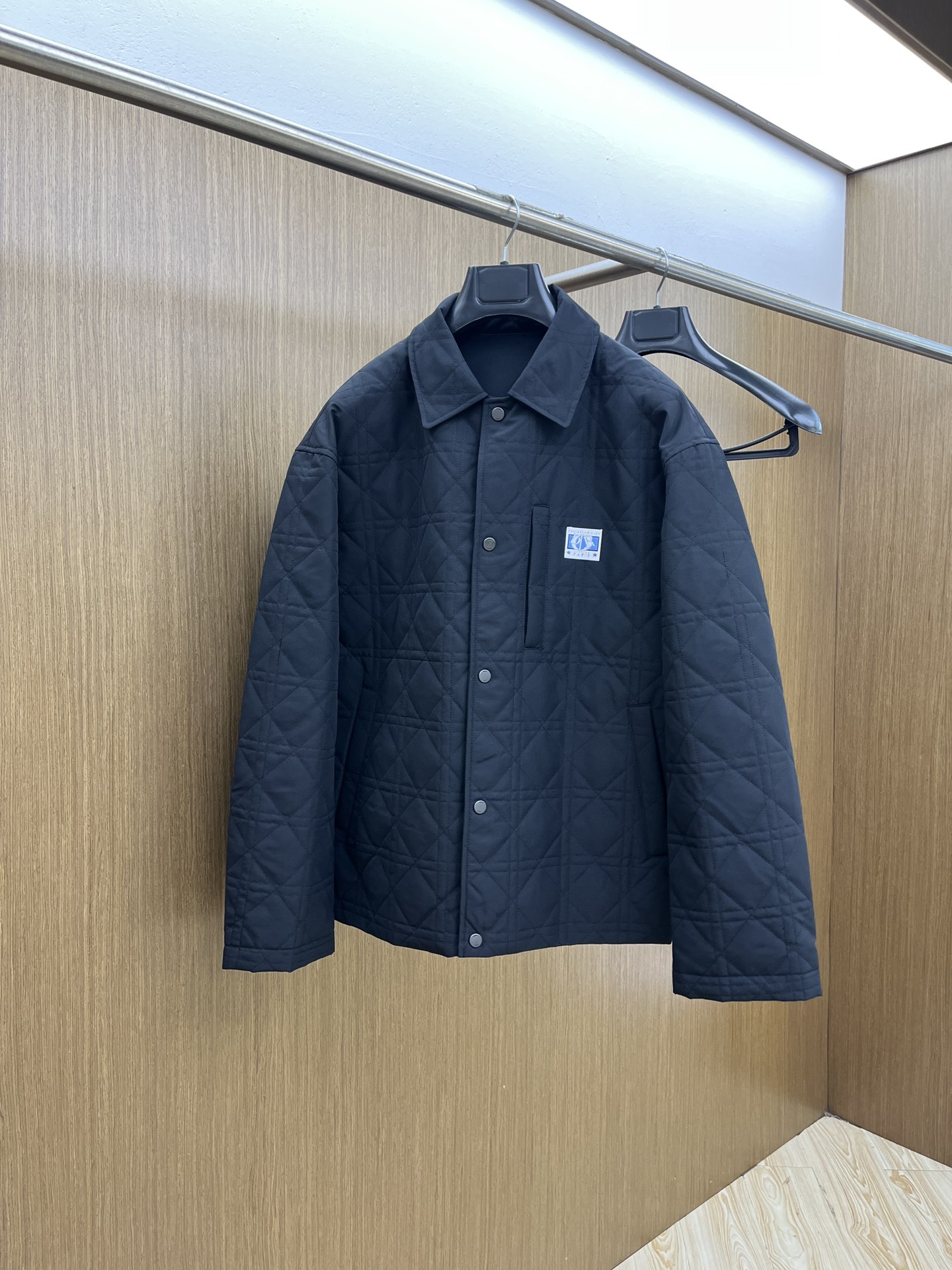 NO:516484,Autumn and Winter CD 1955ss early autumn new lapel jacket jacket, autumn hot jacket, commuter style, comfortable and slim, lazy and casual, combined with clean and simple colors, it is particularly pleasing to look at. FJJ is suitable for daily wear~ I love to launch sports items embellished with vitality prints!  Size 48-56, Jackets & coats, Jackets & coats, Alexander wang19860909秋冬 CD 1955ss早秋新款翻领夹克外套,秋季爆款外套,通勤款 穿上就是舒适自在又显瘦的存在,慵懒而随性,结合干净简单的色系就特别耐看,fjj适合日常穿着~倾情推出缀饰活力印花的运动单品！ 尺码48-56,,jackets & coats,jackets & coats,alexander wang,Men's clothing