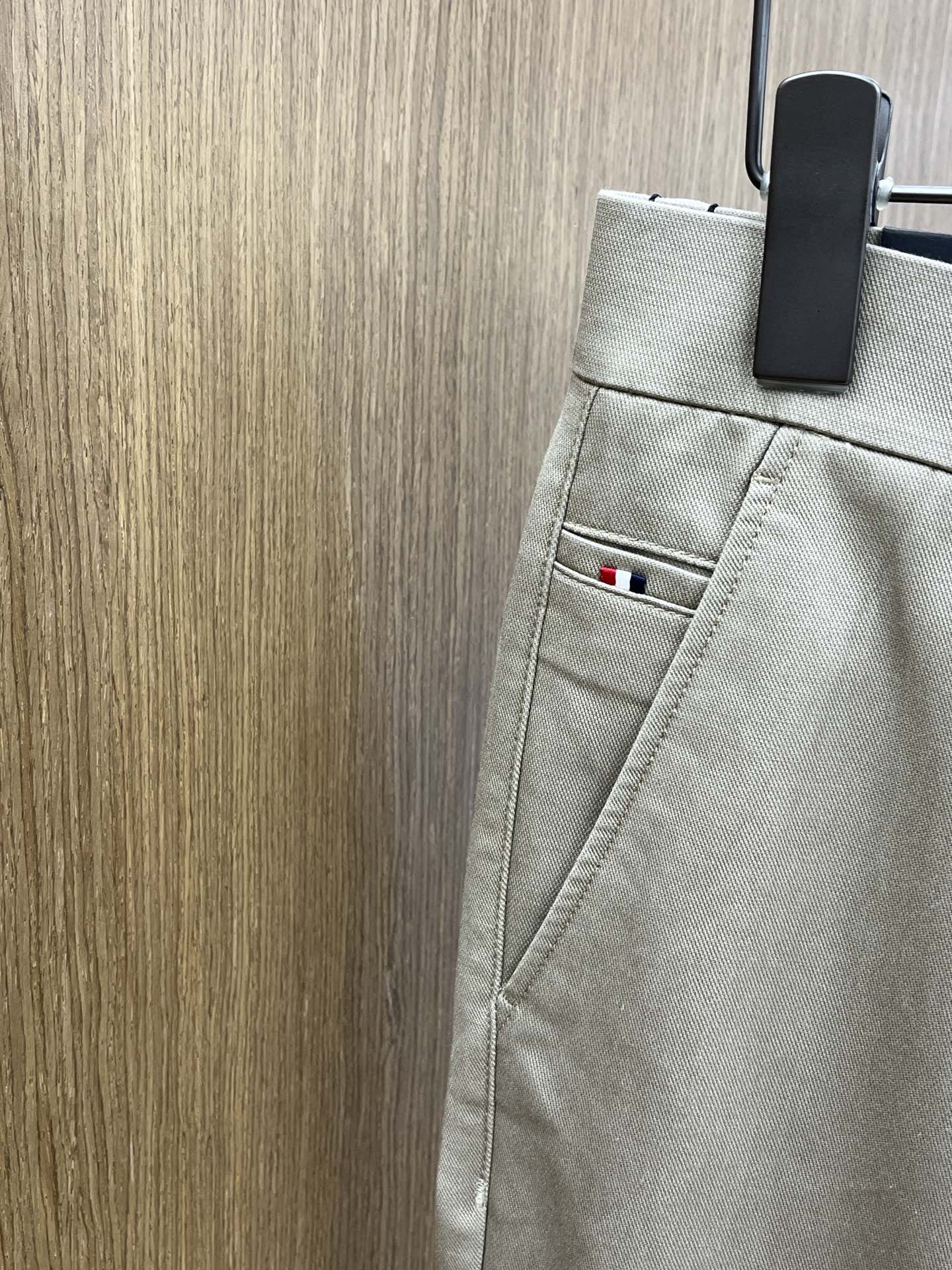 秋冬 AJ 🔥🔥ss秋冬新品，官网同步有售，男士高端商务休闲西裤，高端进口面料，带弹力，后面采用硅胶字母