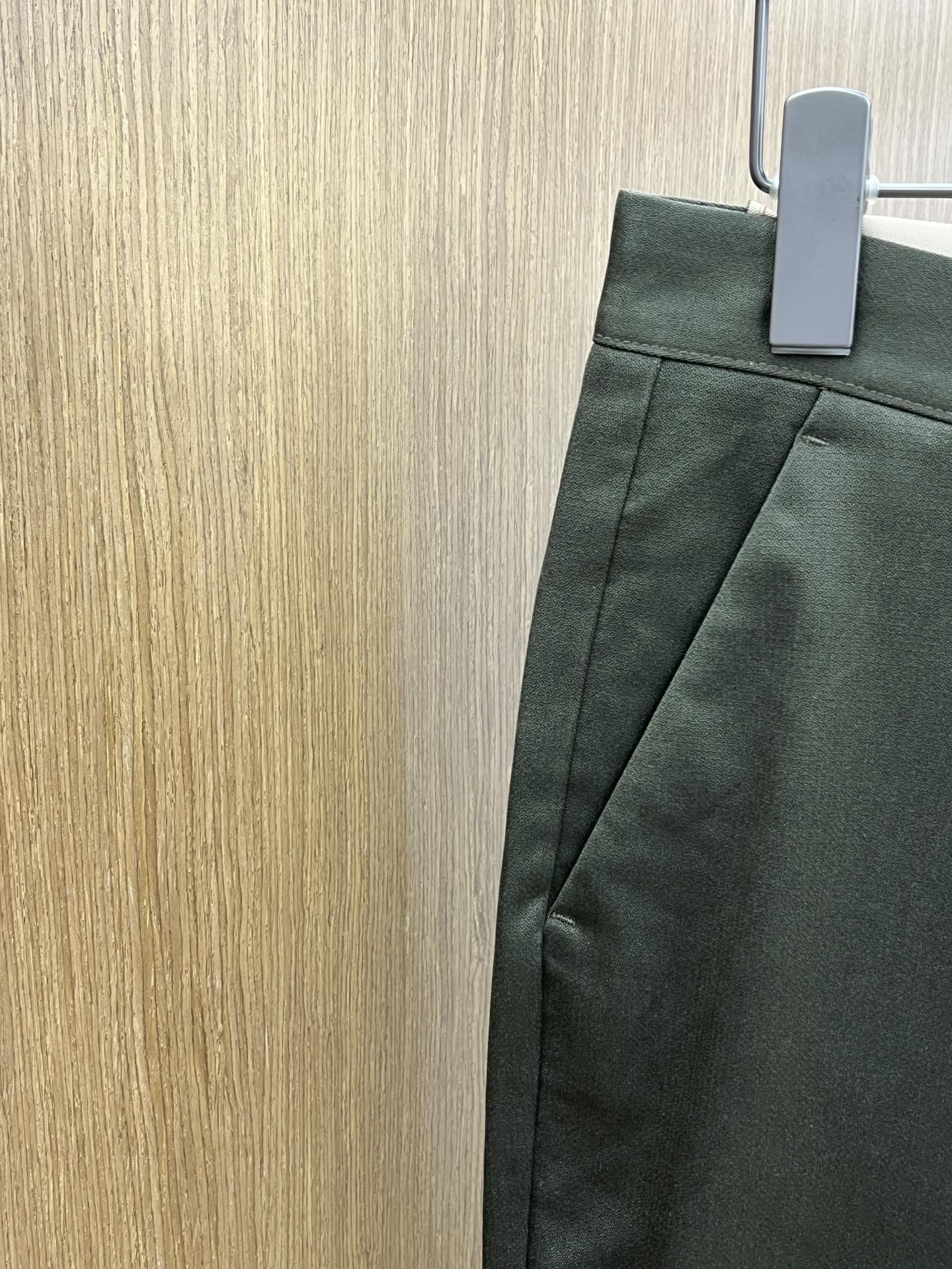 秋冬 BBR 🔥ss秋冬新品，官网同步有售，男士高端商务休闲西裤，高端进口面料，带弹力，后面采用硅胶字母