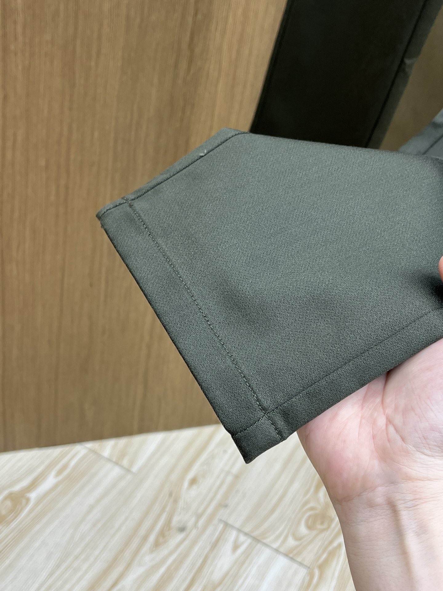 秋冬 BBR 🔥ss秋冬新品，官网同步有售，男士高端商务休闲西裤，高端进口面料，带弹力，后面采用硅胶字母