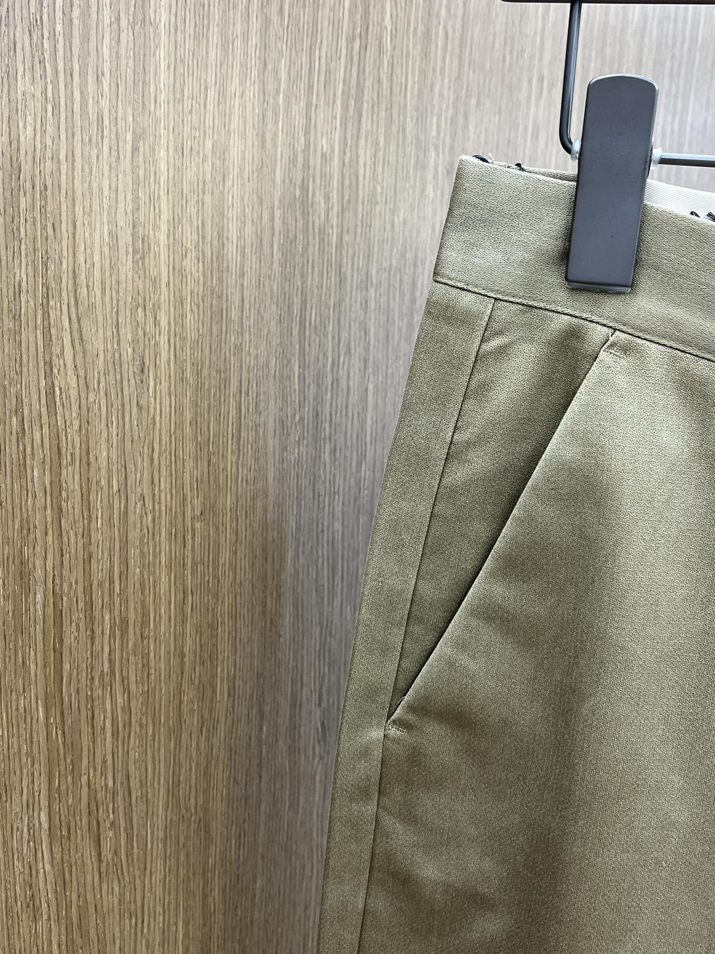 秋冬 BBR 🔥ss秋冬新品，官网同步有售，男士高端商务休闲西裤，高端进口面料，带弹力，后面采用硅胶字母