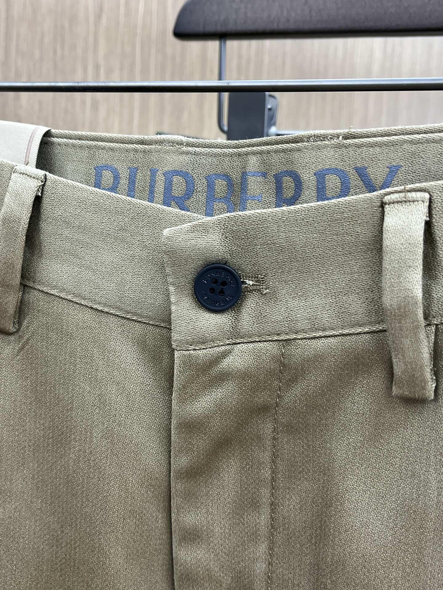 秋冬 BBR 🔥ss秋冬新品，官网同步有售，男士高端商务休闲西裤，高端进口面料，带弹力，后面采用硅胶字母