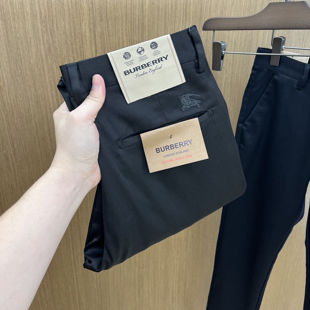 秋冬 BBR 🔥ss秋冬新品，官网同步有售，男士高端商务休闲西裤，高端进口面料，带弹力，后面采用硅胶字母