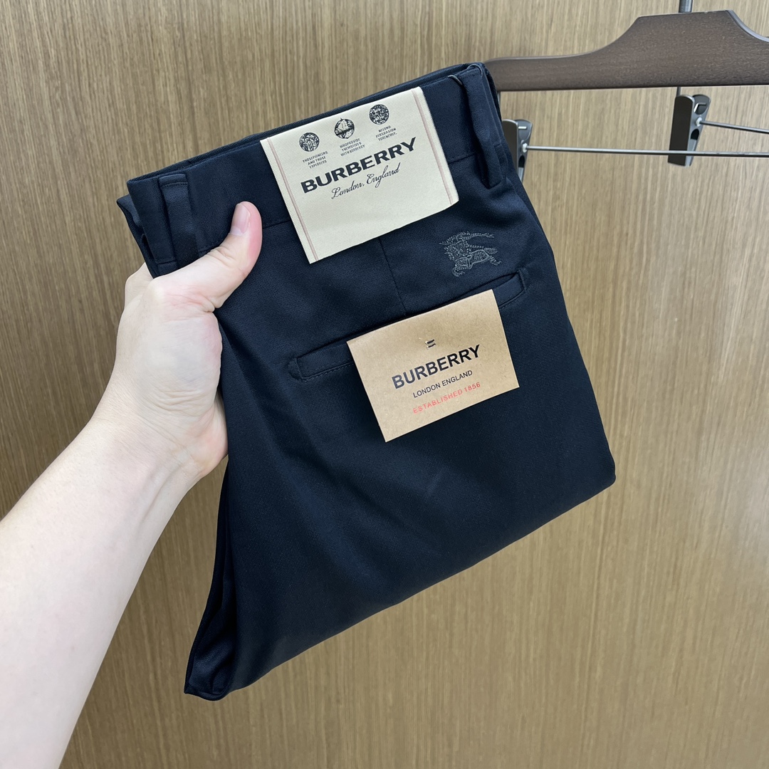 NO:515057,Autumn and Winter BBR 1955ss Autumn and Winter new products, available on the official website simultaneously, men's high-end business casual trousers, high-end imported fabric, with elasticity, silicone letter pressing on the back, five combinations, namely classic and fashionable, combined tailor, unrestrained upper body effect, comfortable and breathable fax number 30-3837,,alexander wang19860909秋冬 BBR 1955ss秋冬新品,官网同步有售,男士高端商务休闲西裤,高端进口面料,带弹力,后面采用硅胶字母压胶,五搭配,即经典又时尚,合体裁缝,上身效果无约束感 ,舒适透气fax 码数30-3837,,alexander wang,Men's clothing