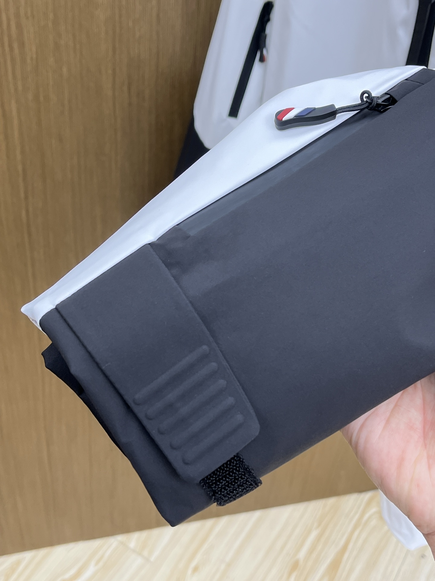 秋冬 Mon 🔥🔥ss早秋新款发布男士连帽夹克外套，秋季爆款外套，Logo黑白拼色款款外套，穿上就是舒适