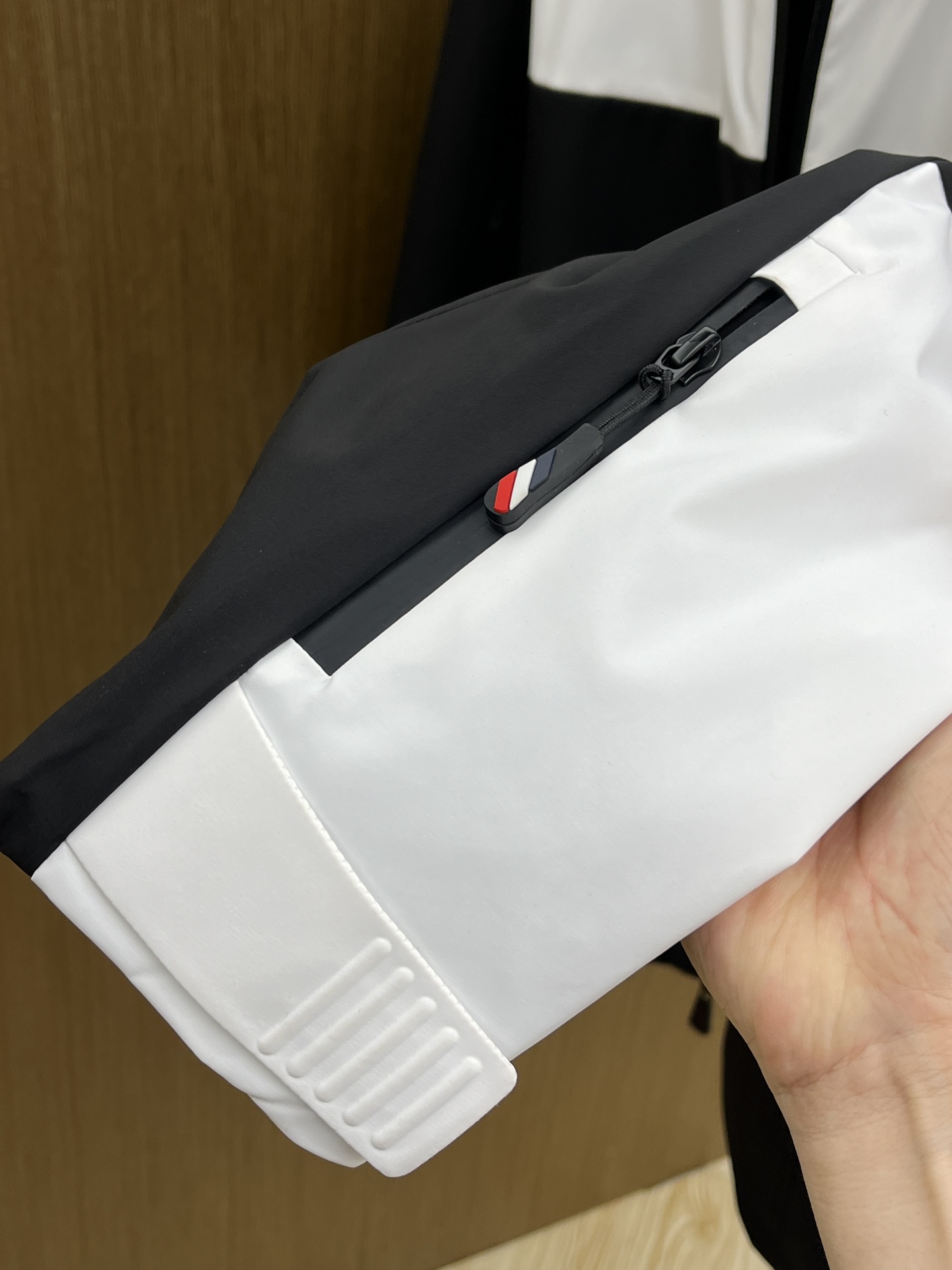 秋冬 Mon 🔥🔥ss早秋新款发布男士连帽夹克外套，秋季爆款外套，Logo黑白拼色款款外套，穿上就是舒适