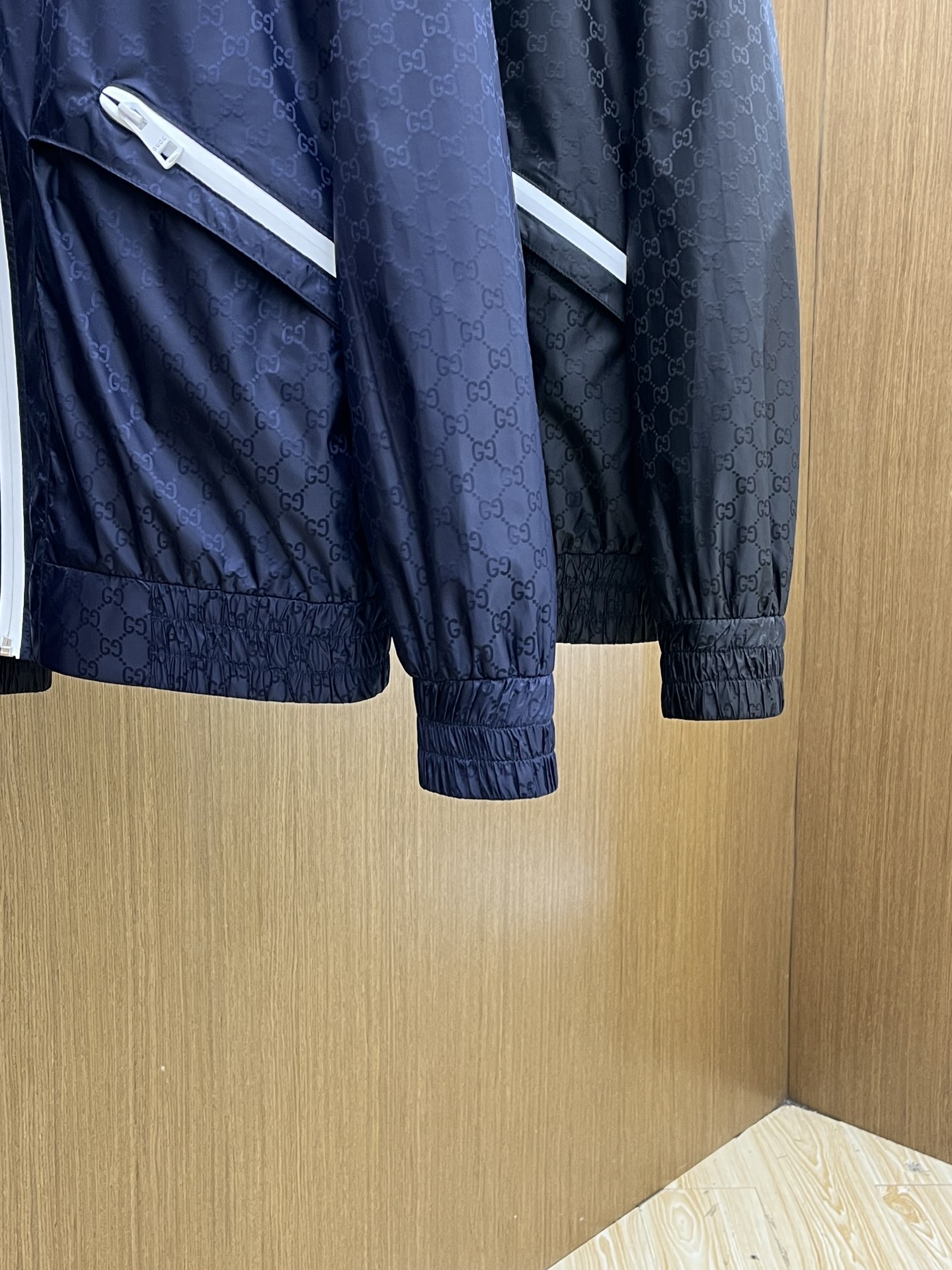 秋冬 Guc 🔥🔥ss早秋新款古驰连帽夹克外套，双G字母提花面料，秋季爆款外套，穿上就是舒适自在又显瘦的