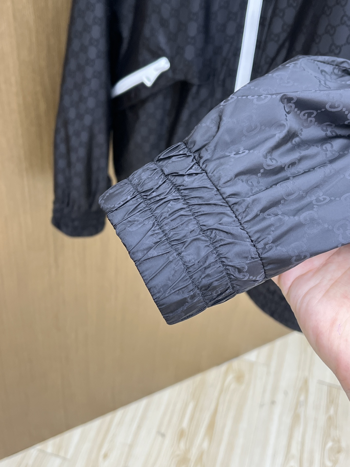 秋冬 Guc 🔥🔥ss早秋新款古驰连帽夹克外套，双G字母提花面料，秋季爆款外套，穿上就是舒适自在又显瘦的