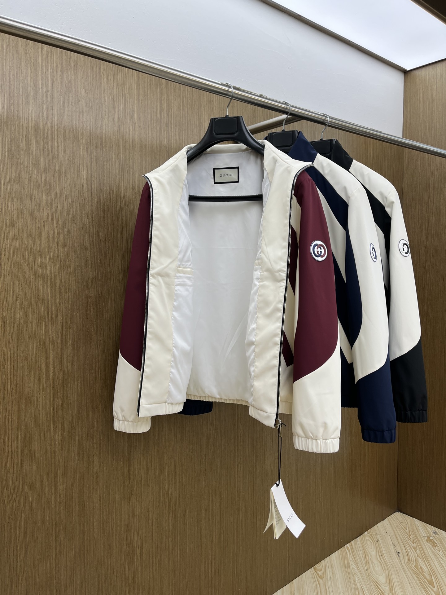 秋冬 Guc 🔥🔥ss早秋新款男装 古驰立领夹克外套，logo印花，秋季爆款外套，颗粒绒面料穿上就是舒适