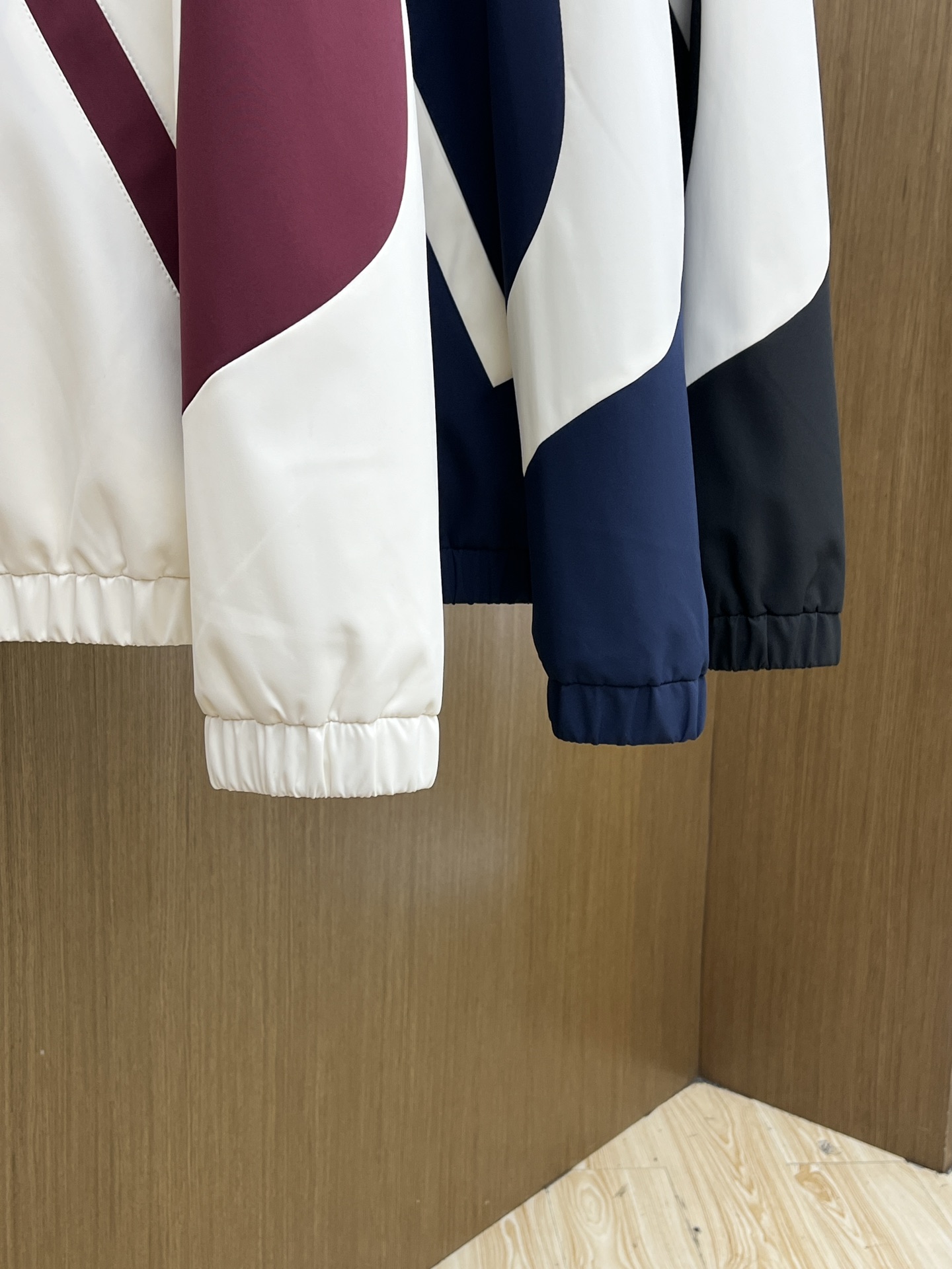 秋冬 Guc 🔥🔥ss早秋新款男装 古驰立领夹克外套，logo印花，秋季爆款外套，颗粒绒面料穿上就是舒适