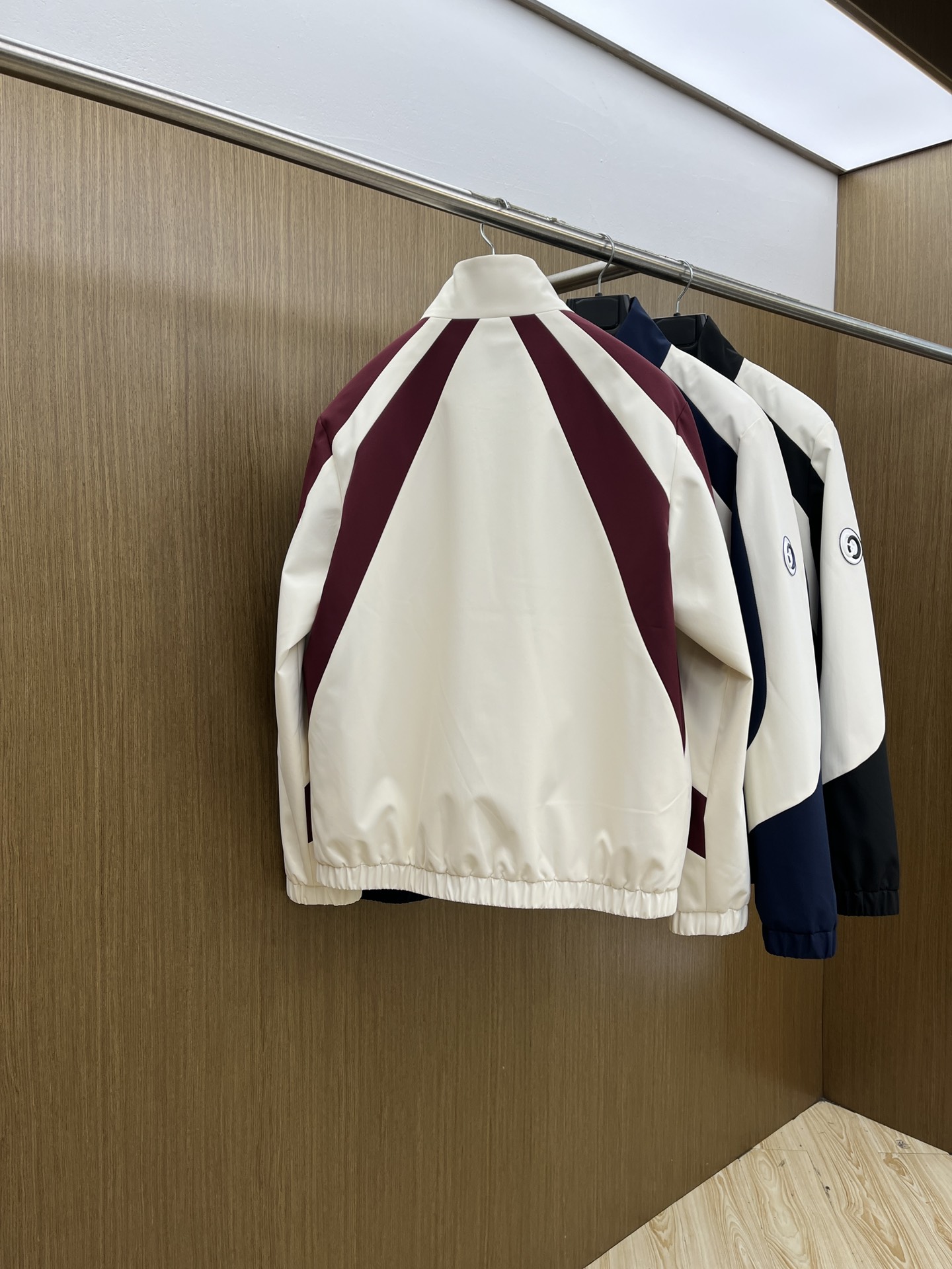 秋冬 Guc 🔥🔥ss早秋新款男装 古驰立领夹克外套，logo印花，秋季爆款外套，颗粒绒面料穿上就是舒适