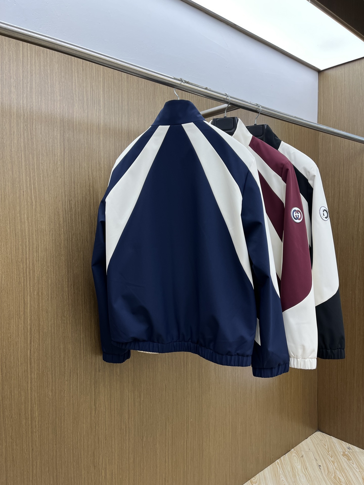 秋冬 Guc 🔥🔥ss早秋新款男装 古驰立领夹克外套，logo印花，秋季爆款外套，颗粒绒面料穿上就是舒适