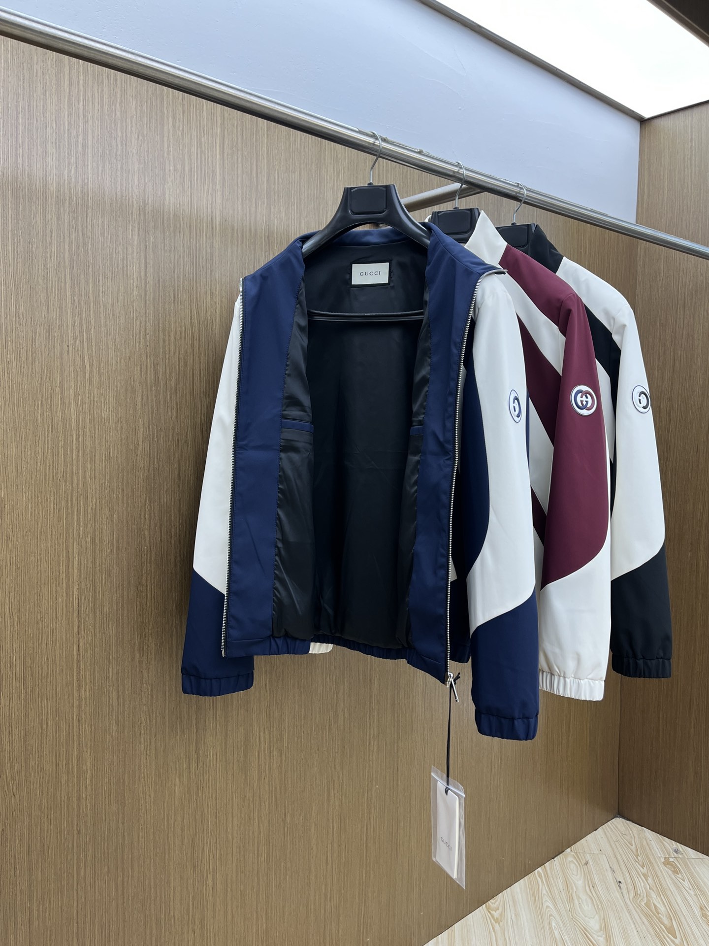 秋冬 Guc 🔥🔥ss早秋新款男装 古驰立领夹克外套，logo印花，秋季爆款外套，颗粒绒面料穿上就是舒适