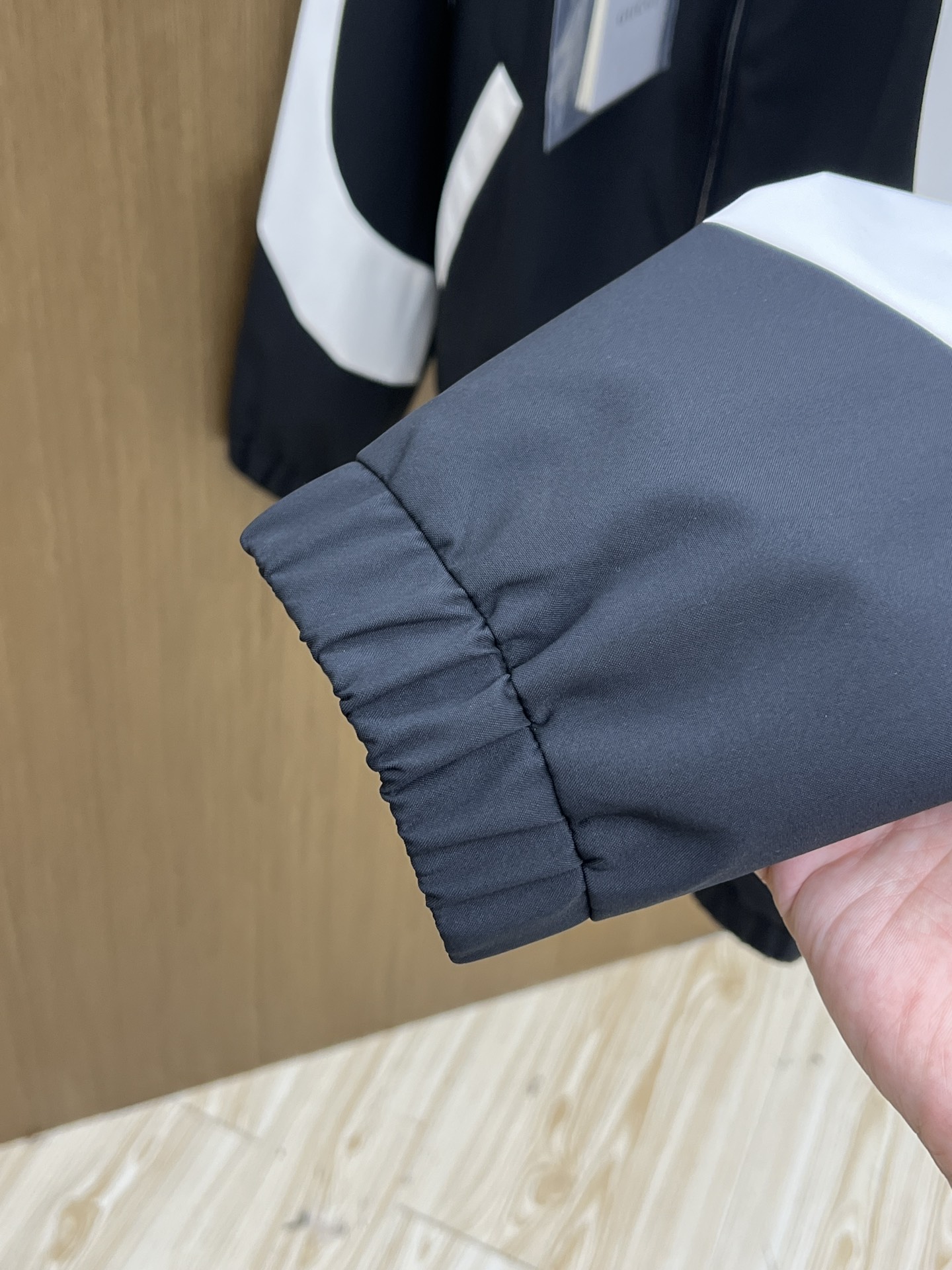 秋冬 Guc 🔥🔥ss早秋新款男装 古驰立领夹克外套，logo印花，秋季爆款外套，颗粒绒面料穿上就是舒适