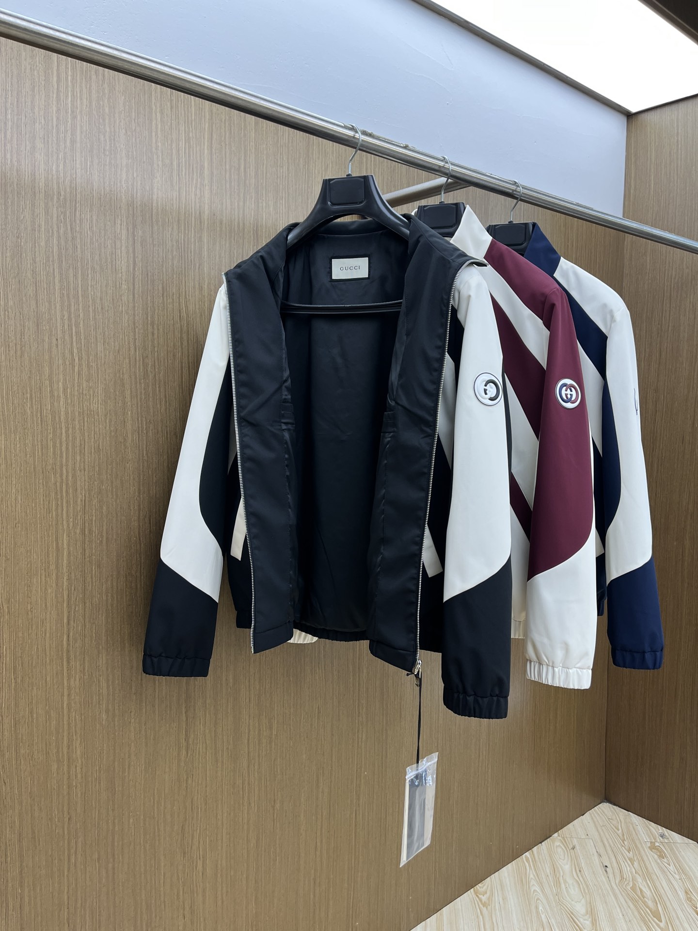 秋冬 Guc 🔥🔥ss早秋新款男装 古驰立领夹克外套，logo印花，秋季爆款外套，颗粒绒面料穿上就是舒适