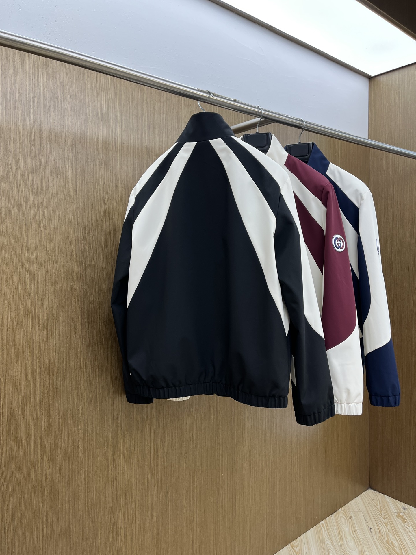 秋冬 Guc 🔥🔥ss早秋新款男装 古驰立领夹克外套，logo印花，秋季爆款外套，颗粒绒面料穿上就是舒适