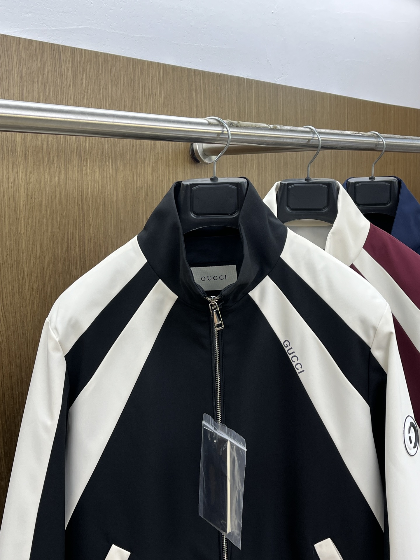 秋冬 Guc 🔥🔥ss早秋新款男装 古驰立领夹克外套，logo印花，秋季爆款外套，颗粒绒面料穿上就是舒适