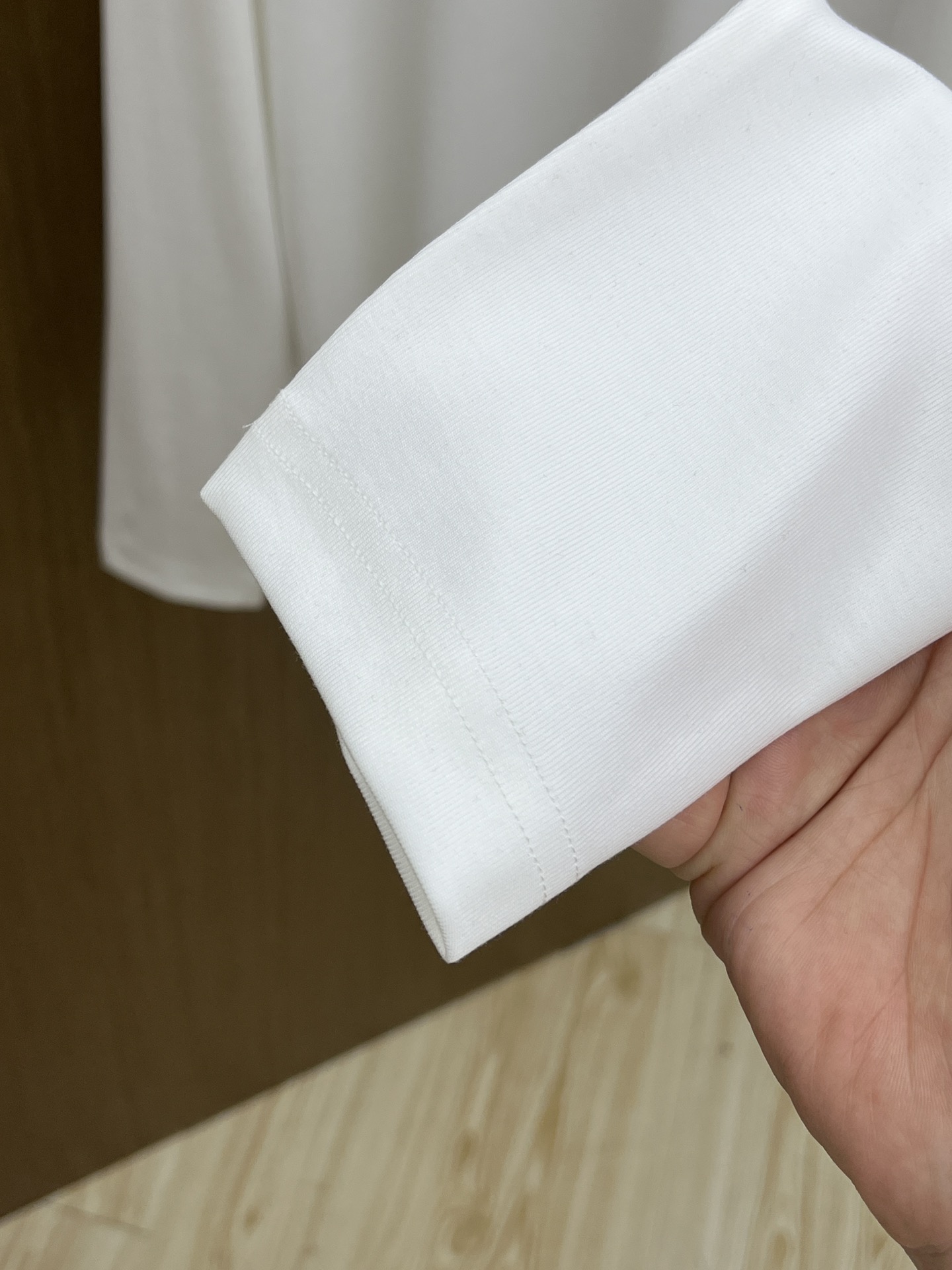 秋冬 Mon 🔥秋冬新品#蒙口 面料采用新疆长绒棉 面料细腻柔软上身舒适 fjj侧边拼接小点缀，简约中又