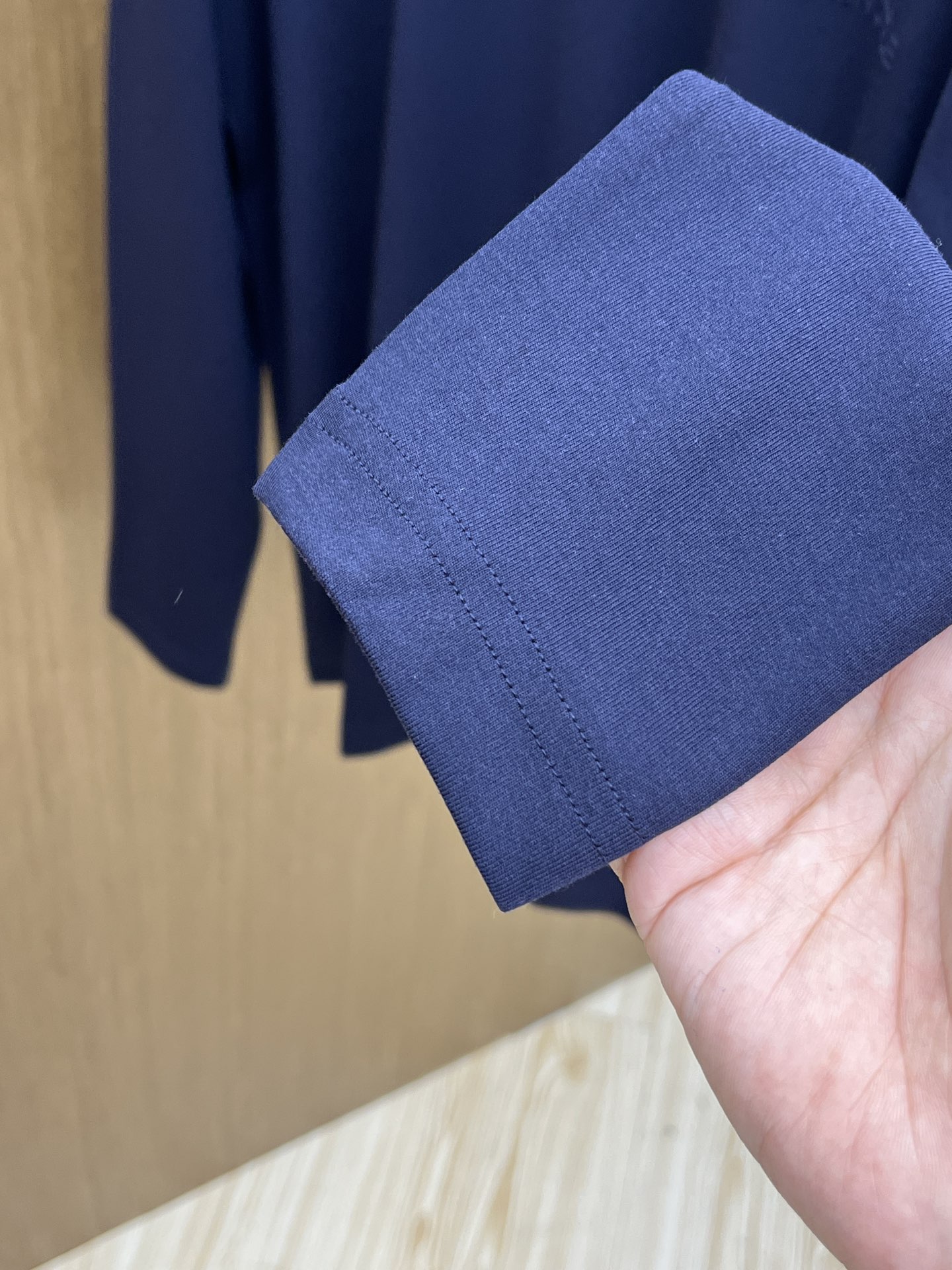 秋冬 Mon 🔥秋冬新品#蒙口 面料采用新疆长绒棉 面料细腻柔软上身舒适 fjj侧边拼接小点缀，简约中又