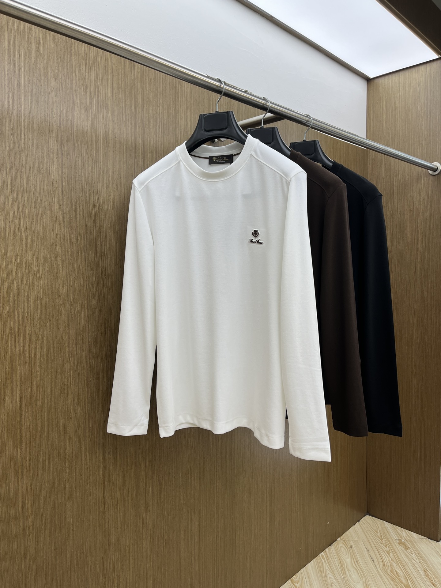 秋冬 lP🆕 🔥官网最新款秋冬新品 面料采用新疆长绒棉 面料细腻柔软上身舒适  fjj胸前品牌logo小