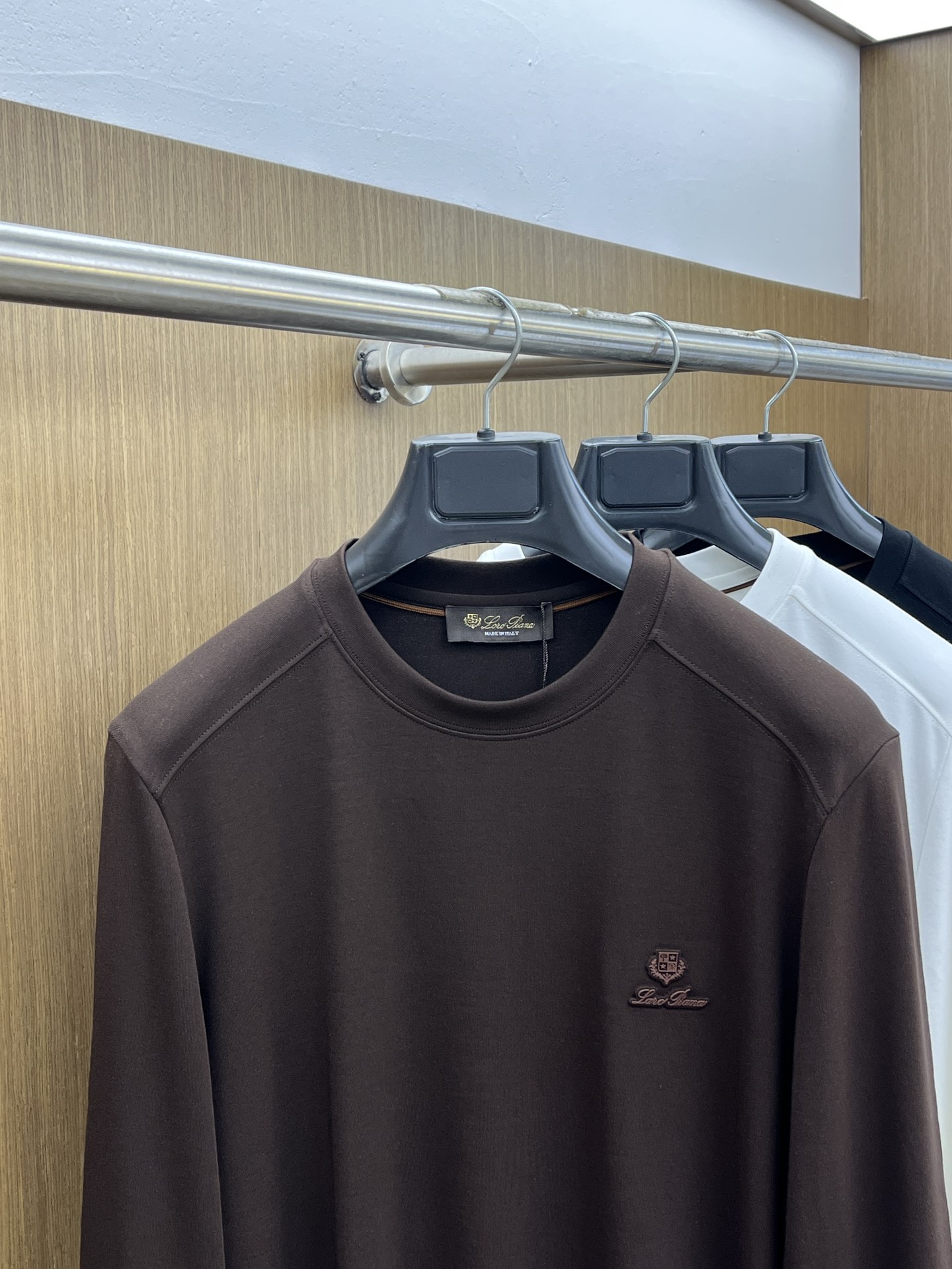 秋冬 lP🆕 🔥官网最新款秋冬新品 面料采用新疆长绒棉 面料细腻柔软上身舒适  fjj胸前品牌logo小