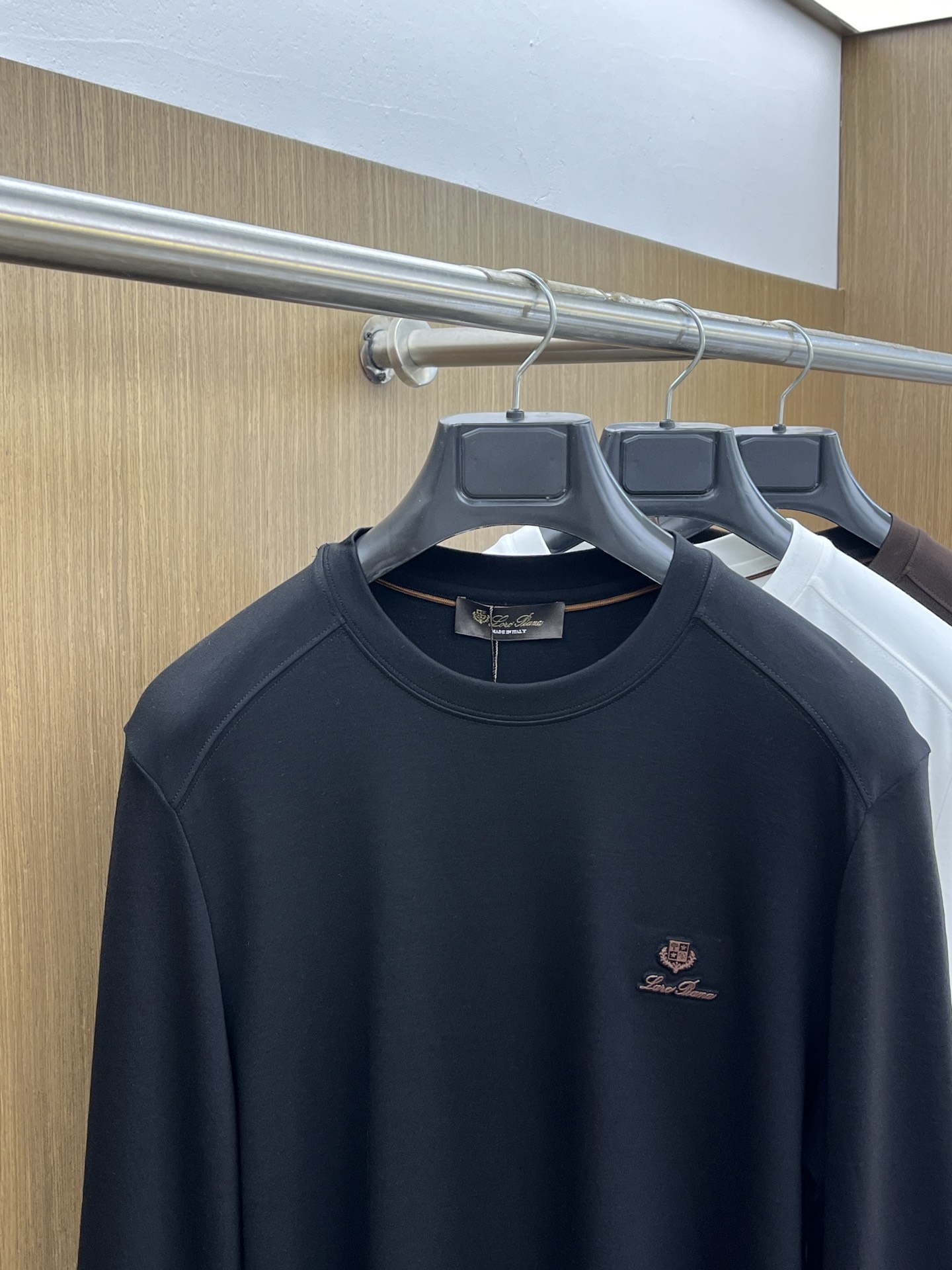 秋冬 lP🆕 🔥官网最新款秋冬新品 面料采用新疆长绒棉 面料细腻柔软上身舒适  fjj胸前品牌logo小