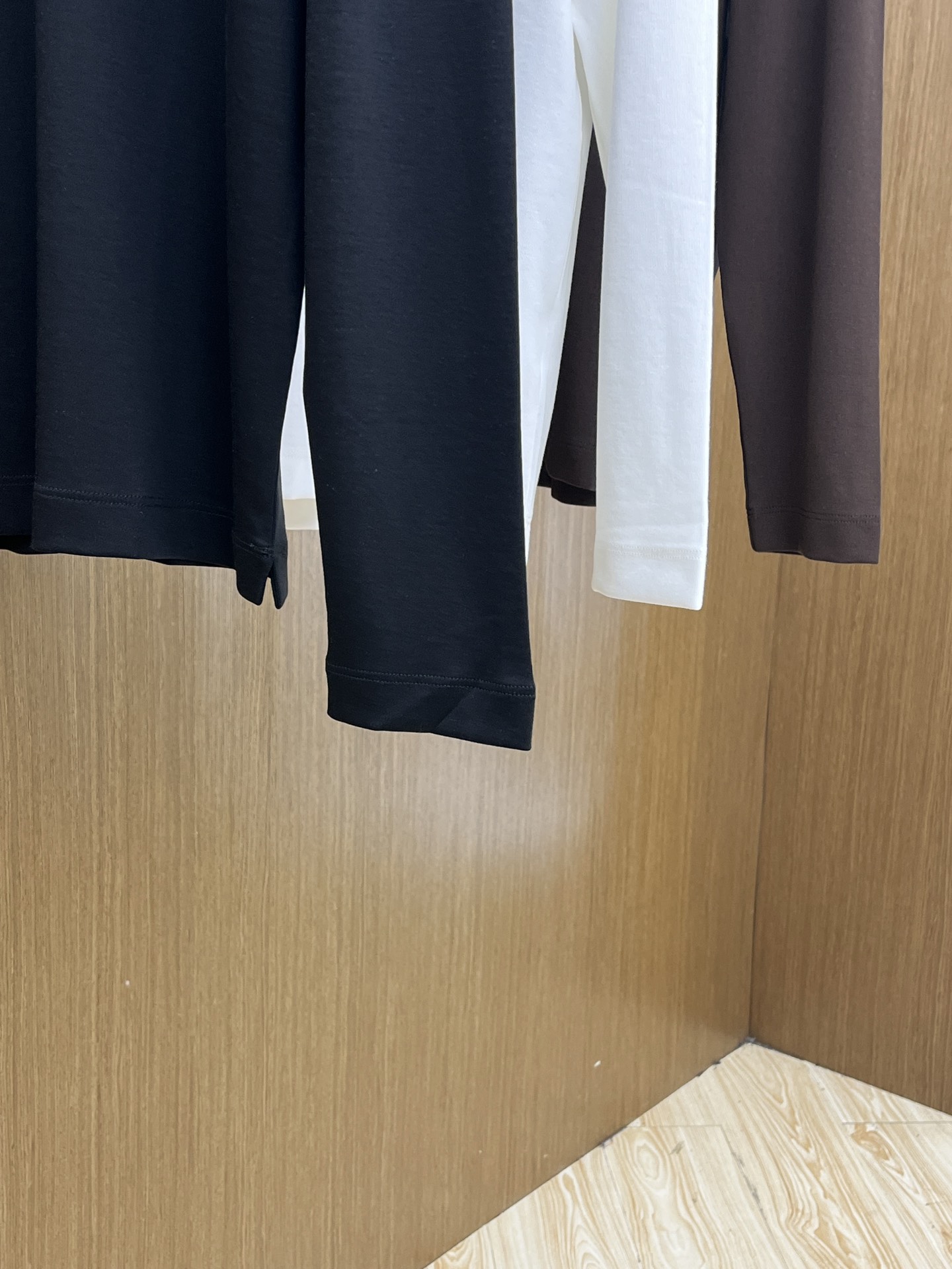 秋冬 lP🆕 🔥官网最新款秋冬新品 面料采用新疆长绒棉 面料细腻柔软上身舒适  fjj胸前品牌logo小