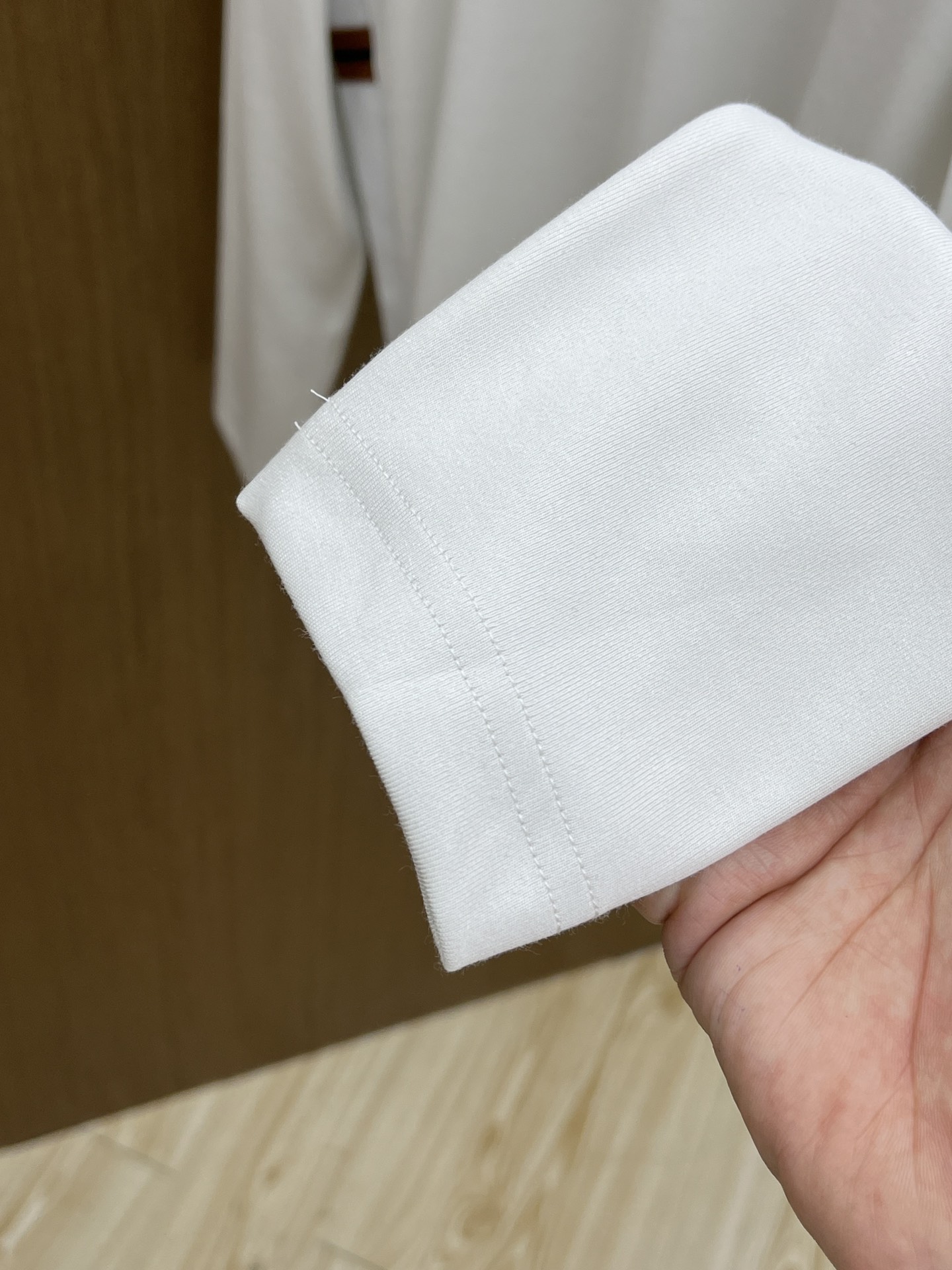 秋冬 ZZ 🔥官网最新款秋冬新品 面料采用新疆长绒棉 面料细腻柔软上身舒适 fjj胸前品牌logo小点缀