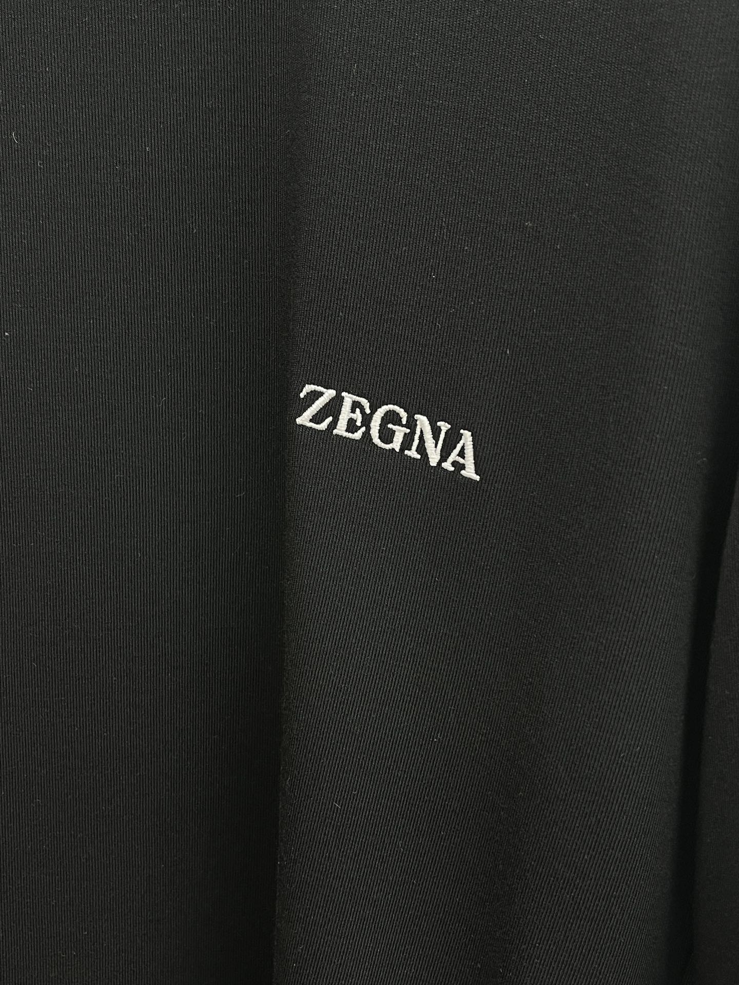 秋冬 ZZ 🔥官网最新款秋冬新品 面料采用新疆长绒棉 面料细腻柔软上身舒适 fjj胸前品牌logo小点缀