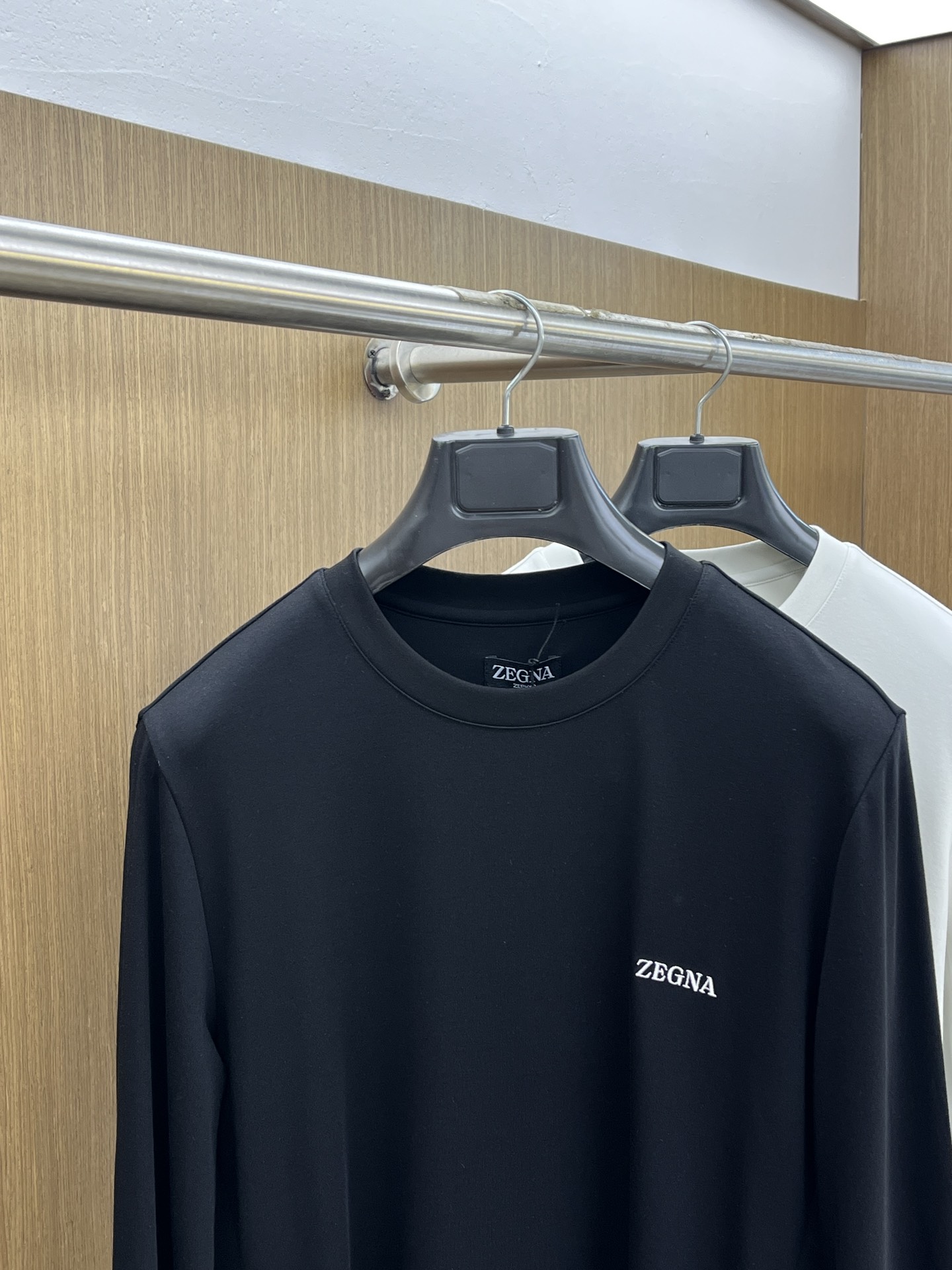 秋冬 ZZ 🔥官网最新款秋冬新品 面料采用新疆长绒棉 面料细腻柔软上身舒适 fjj胸前品牌logo小点缀