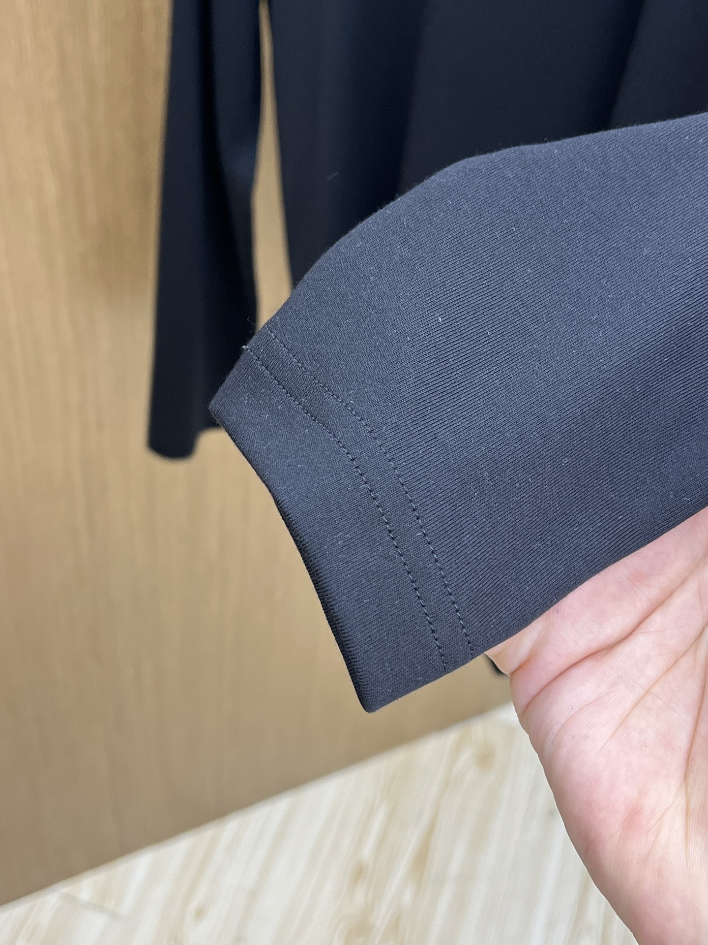 秋冬 ZZ 🔥官网最新款秋冬新品 面料采用新疆长绒棉 面料细腻柔软上身舒适 fjj胸前品牌logo小点缀