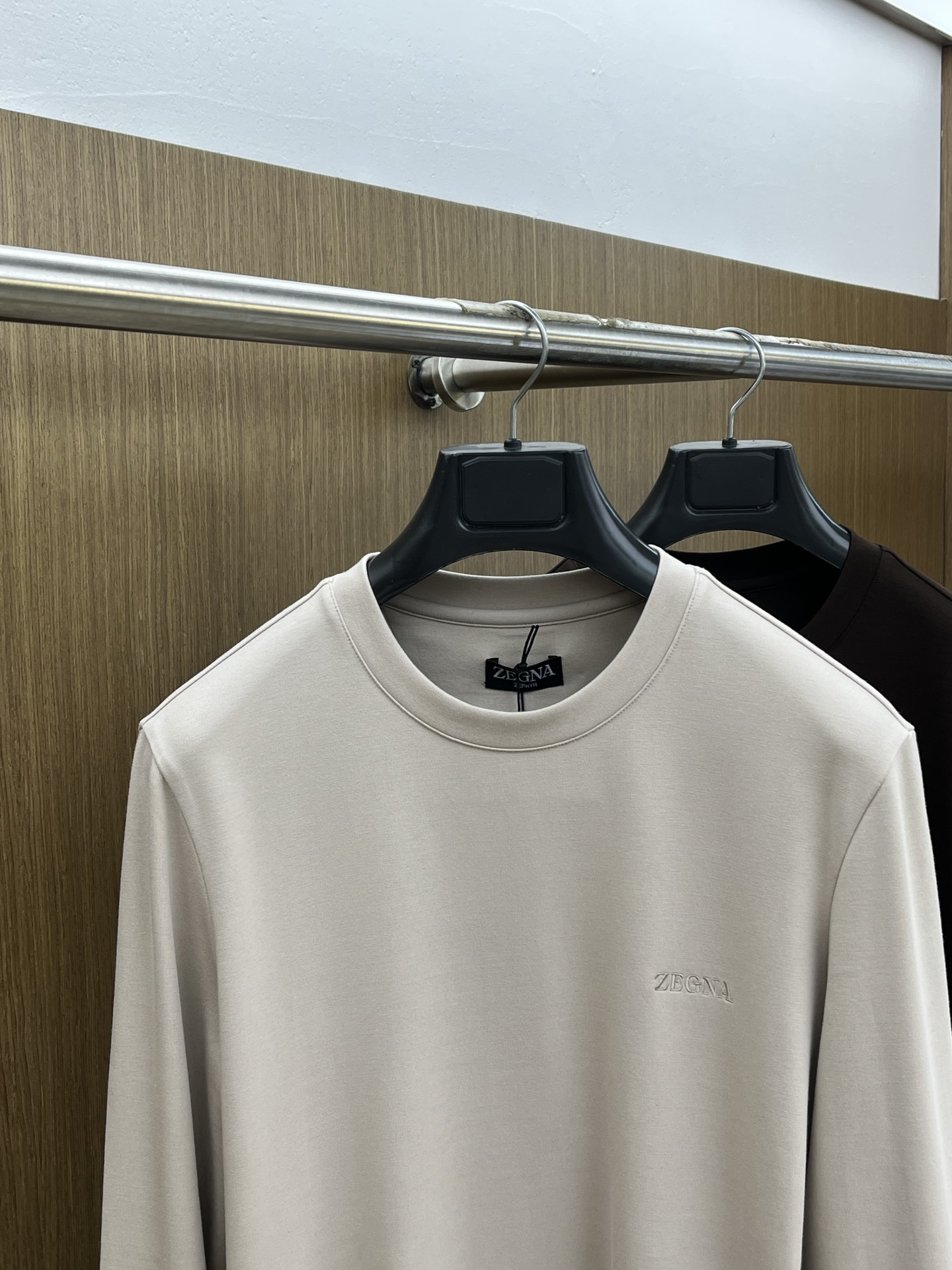 秋冬 ZZ 🔥官网最新款秋冬新品 面料采用新疆长绒棉 面料细腻柔软上身舒适 fjj胸前品牌logo小点缀