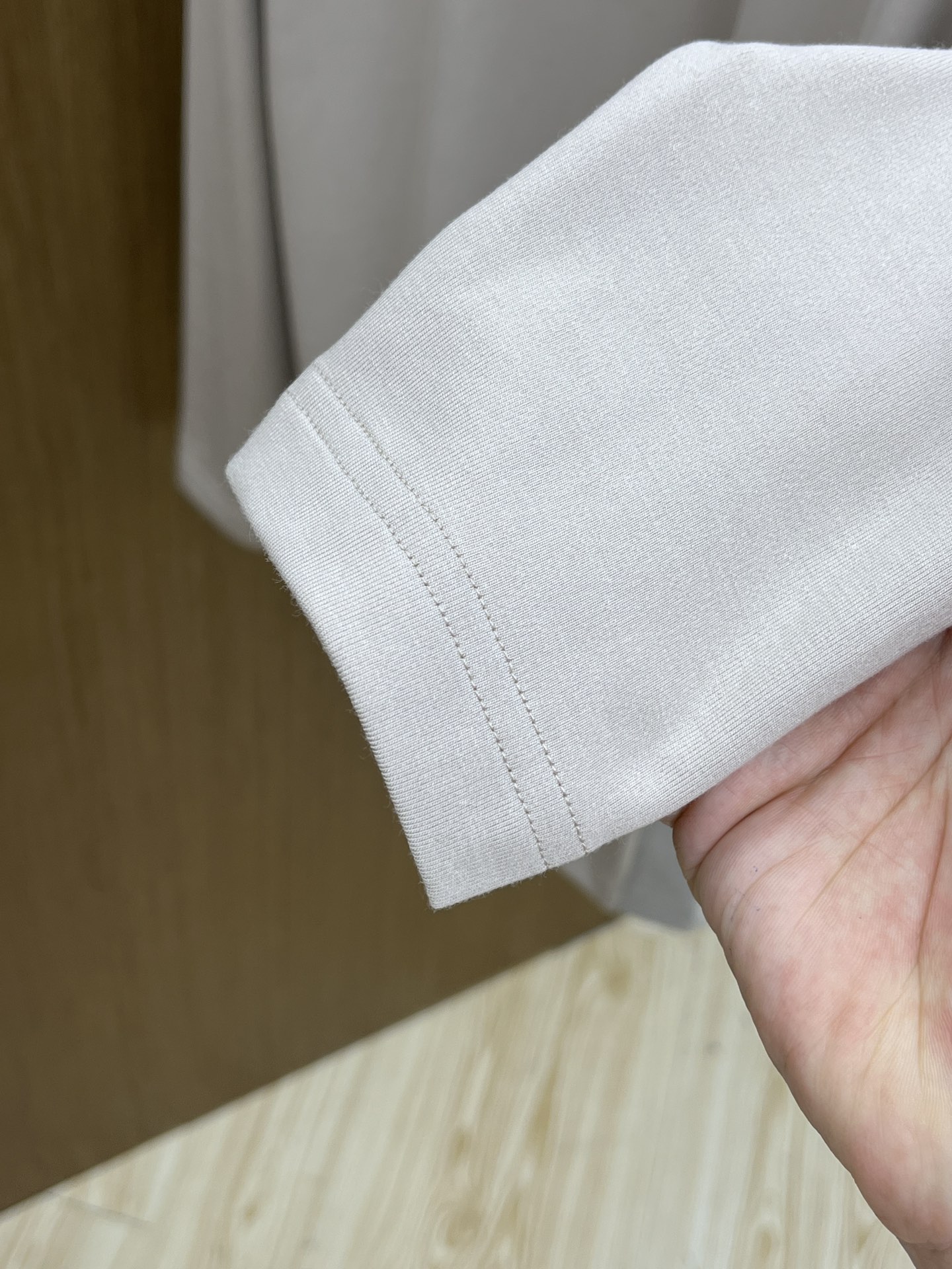 秋冬 ZZ 🔥官网最新款秋冬新品 面料采用新疆长绒棉 面料细腻柔软上身舒适 fjj胸前品牌logo小点缀