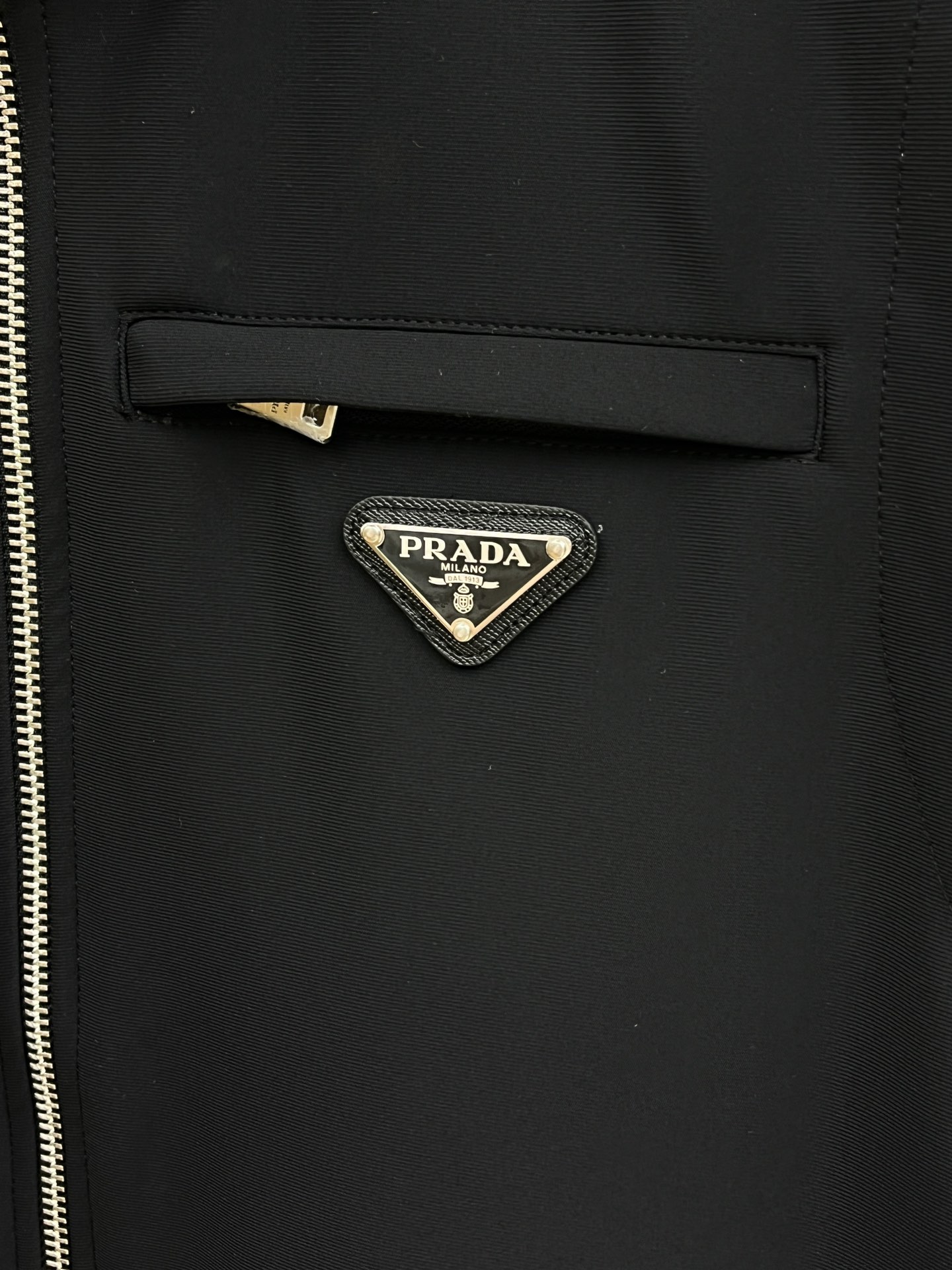 秋冬 PD 🔥官网独家专供最新时尚秋冬马甲 经典设计感与颜值爆棚的，品质更是无法挑剔品控可以直接入手，不