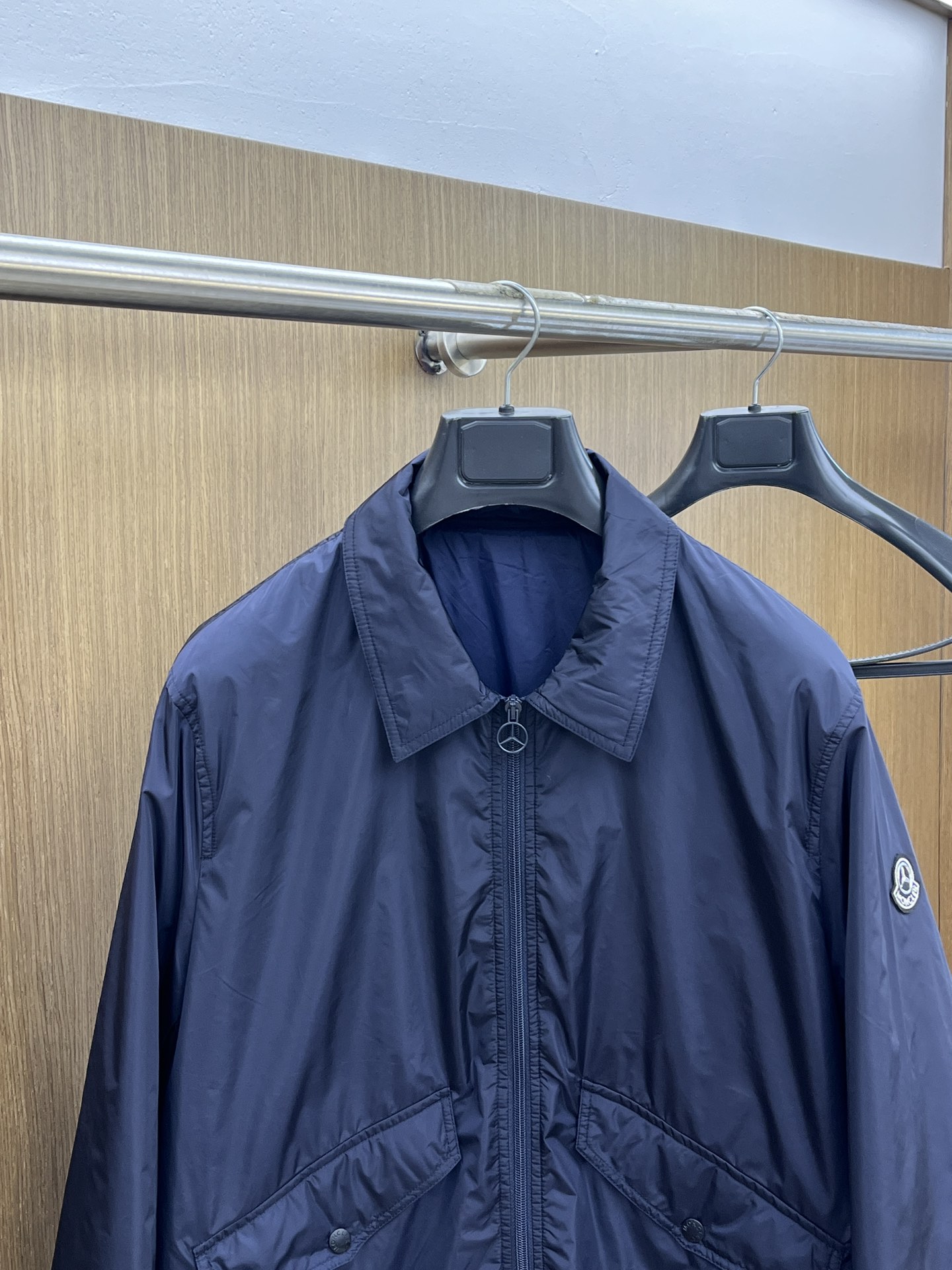 秋冬 Mon 🔥秋冬上新Moner奔驰联名款立领夹克 进口面料 定制五金 fjj细节满满 简约时尚 适配