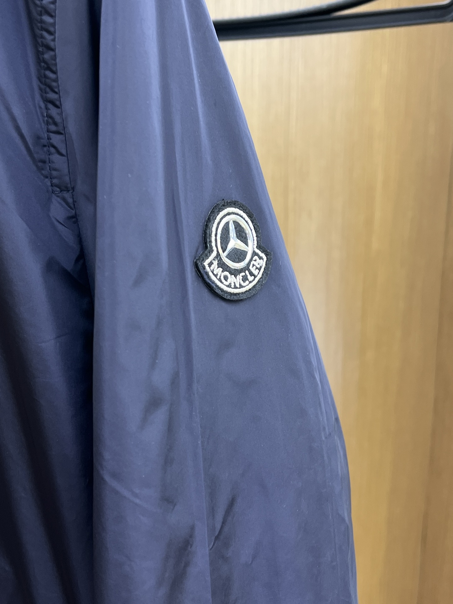 秋冬 Mon 🔥秋冬上新Moner奔驰联名款立领夹克 进口面料 定制五金 fjj细节满满 简约时尚 适配