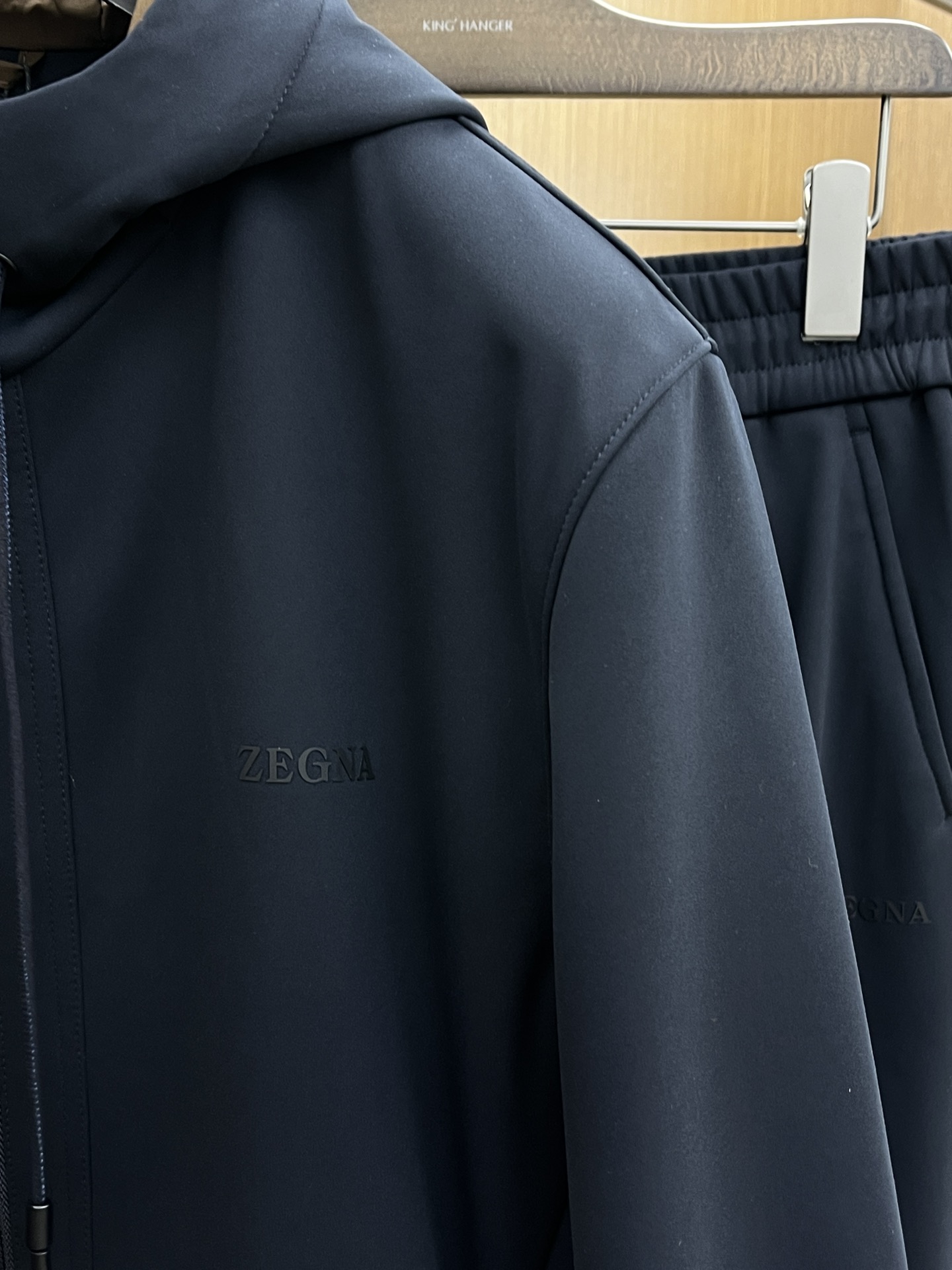 秋冬 ZZ 🔥官网独家专供秋冬新款外套 透气舒适休闲！高级感满满！细节精致高档，保暖舒适 内里加绒保暖设