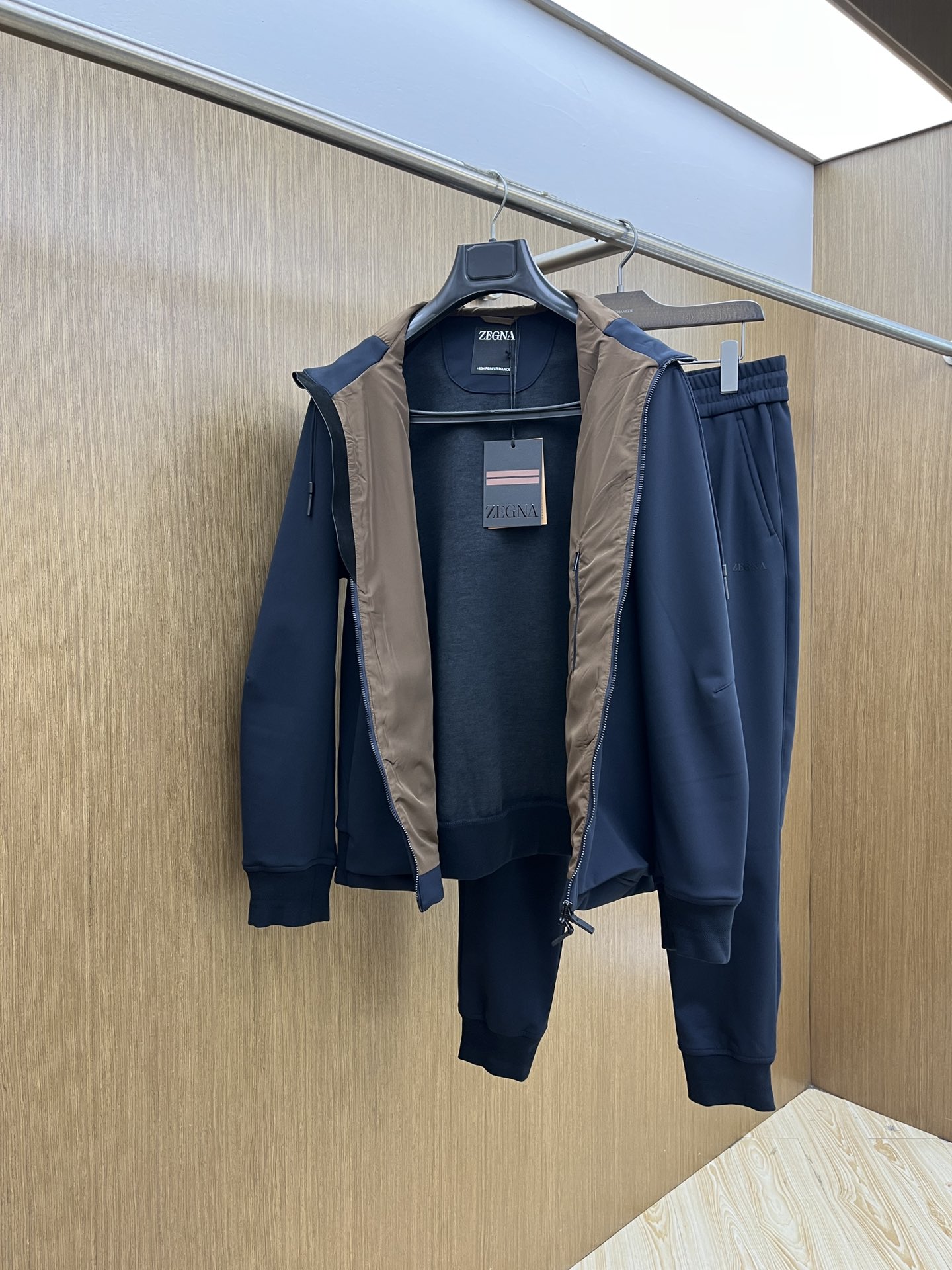 秋冬 ZZ 🔥官网独家专供秋冬新款外套 透气舒适休闲！高级感满满！细节精致高档，保暖舒适 内里加绒保暖设