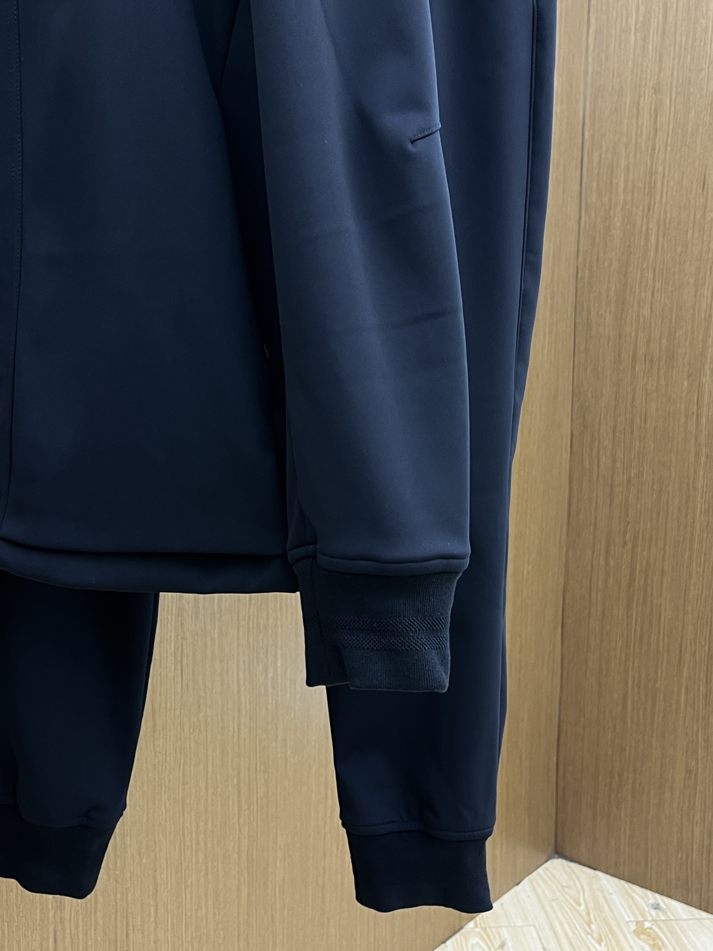 秋冬 ZZ 🔥官网独家专供秋冬新款外套 透气舒适休闲！高级感满满！细节精致高档，保暖舒适 内里加绒保暖设