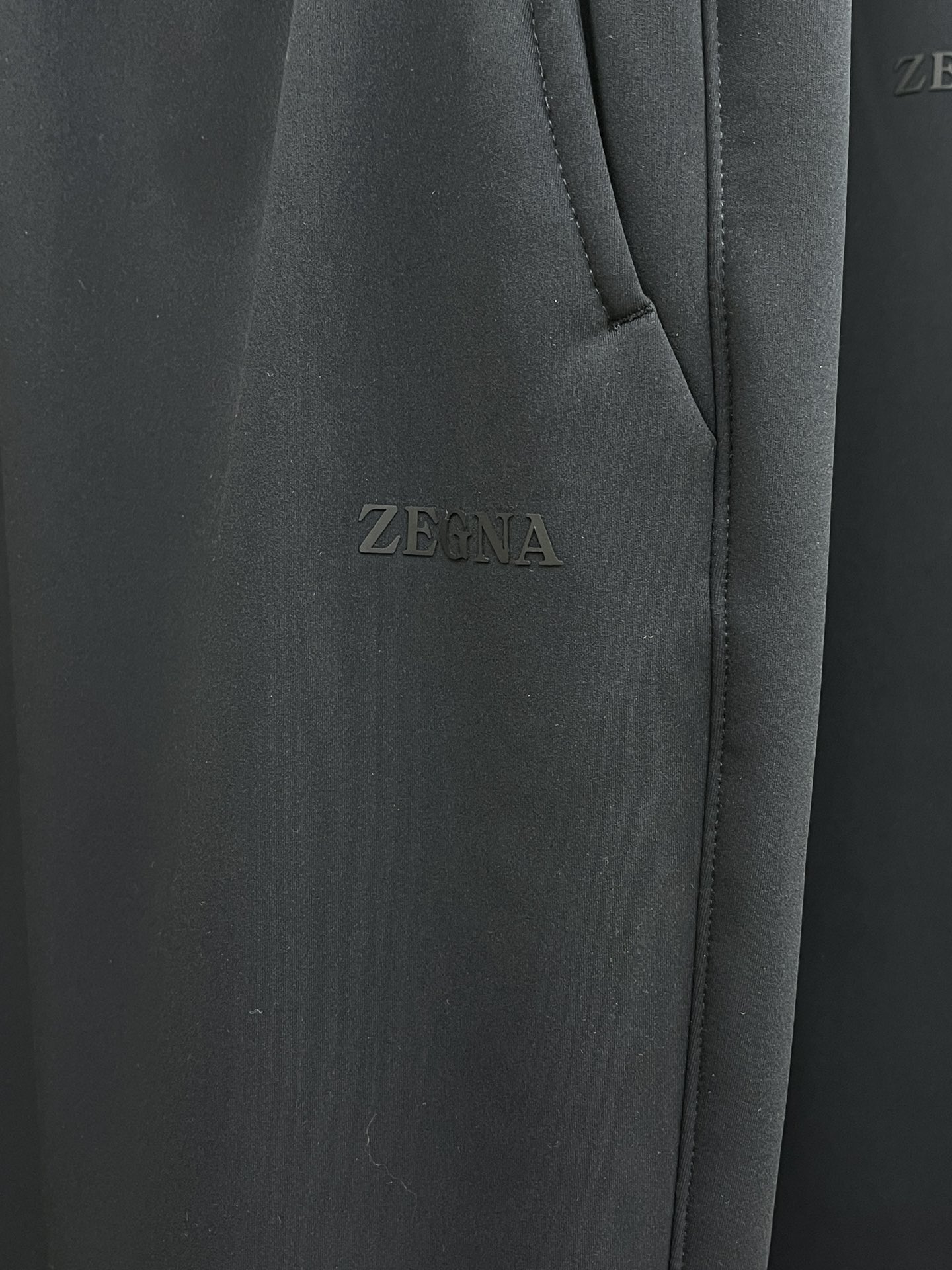 秋冬 ZZ 🔥官网独家专供秋冬新款卫裤 透气舒适休闲！高级感满满！细节精致高档，保暖舒适 内里加绒保暖设