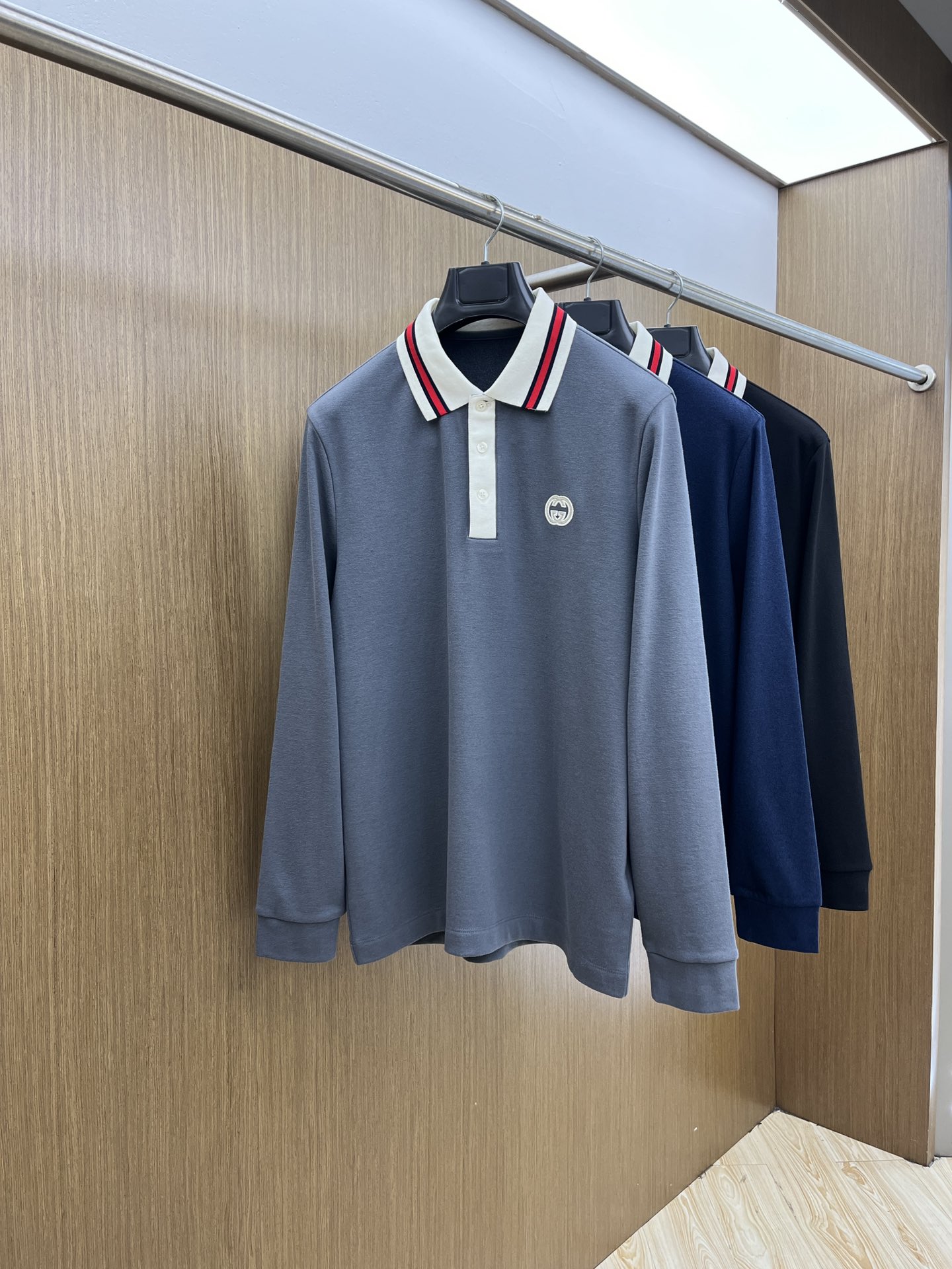 NO:520096,Autumn and winter guc official website Autumn and winter GUCCI long sleeves choose cashmere pattern, delicate and soft fabric, comfortable upper body, fjj simple and fashionable, suitable for business, casual and other occasions, code number 48-56,,gucci,alexander wang19860909秋冬 guc 官网秋冬GUCCI长袖 选用羊绒平纹 面料细腻柔软上身舒适 fjj简约时尚 适配商务、休闲等多种场合 码数48-56,,gucci,alexander wang,Men's clothing