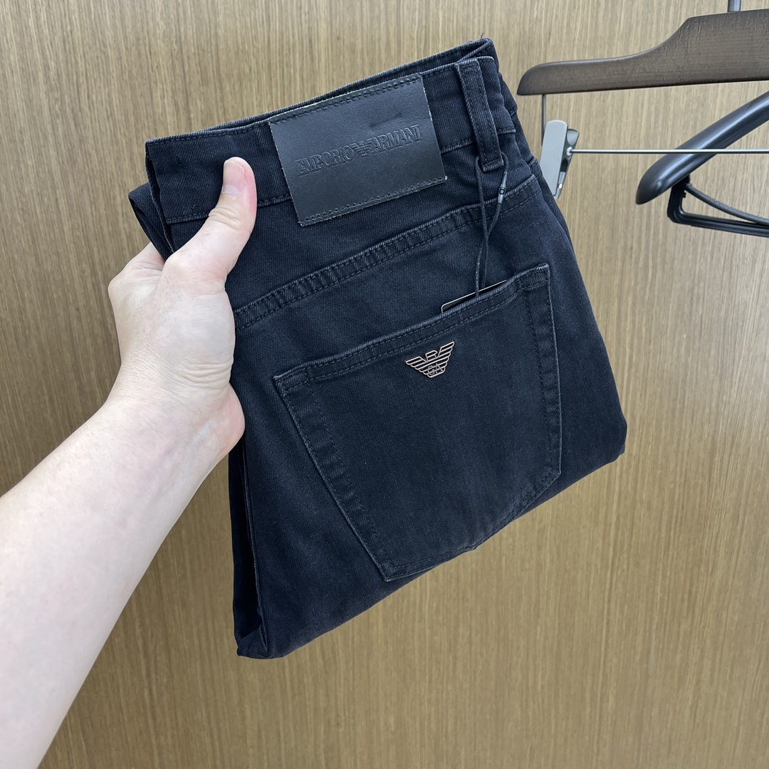 NO:509865,Autumn and Winter AJ SS autumn and Winter new product super soft wash jeans, top body is handsome, small straight-fitting design, slim-fitting cut, men's top casual cotton!  High-end stretchy all-season versatile commuter jeans for men!  The style is extremely versatile, the fabric is elastic and the material is also outstanding, with a bit retro and old style. The thick fabric is suitable for all seasons to wear and the industry's exclusive first-time model, and the four seasons versatile commuter style!  This high-end slim elastic tight jeans are versatile and comfortable!  29-38 (no 35,37), jeans,alexander wang19860909秋冬 AJ SS秋冬新品超柔和水洗牛仔裤 ,上身爆帅,小直筒设计,修身裁剪,男款顶级休闲棉质！高端弹力四季百搭通勤牛仔男裤！款式极其的百搭,面料弹力,材质也十分出众,有点复古做旧的风格,厚面料适合四季穿着业内独家首发款,四季百搭通勤款！这类高端的修身弹力紧身牛仔裤,fxq百搭而且舒适！ 29-38（无35,37）,,jeans,alexander wang,Men's clothing