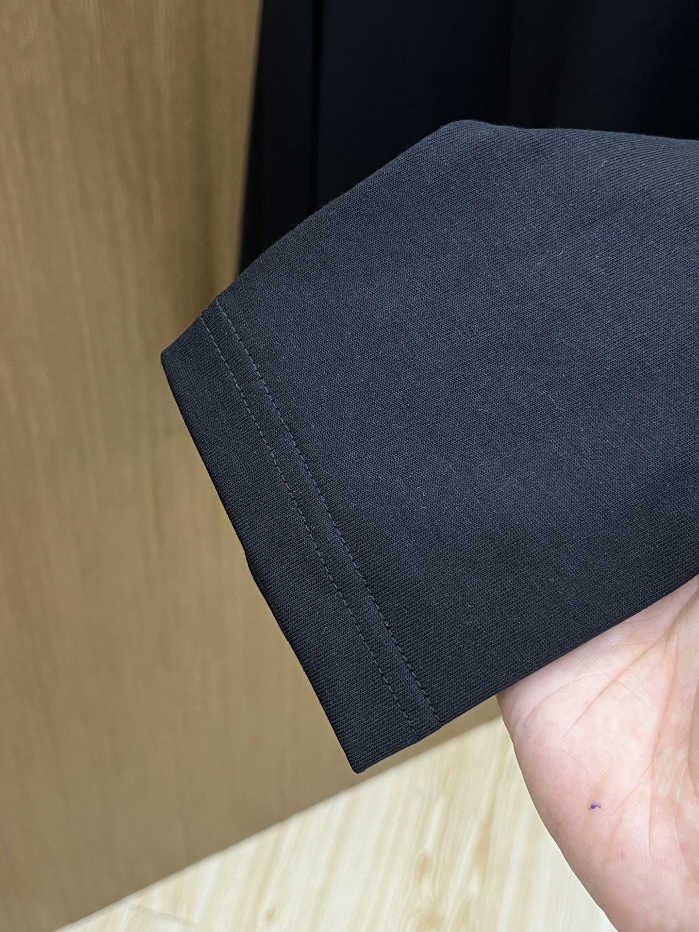 秋冬 lP🆕 🔥🔥s秋冬新品长袖T恤 、圆领独家定制丝光棉棉面料，明星最爱时装味休闲简单大方 品牌log